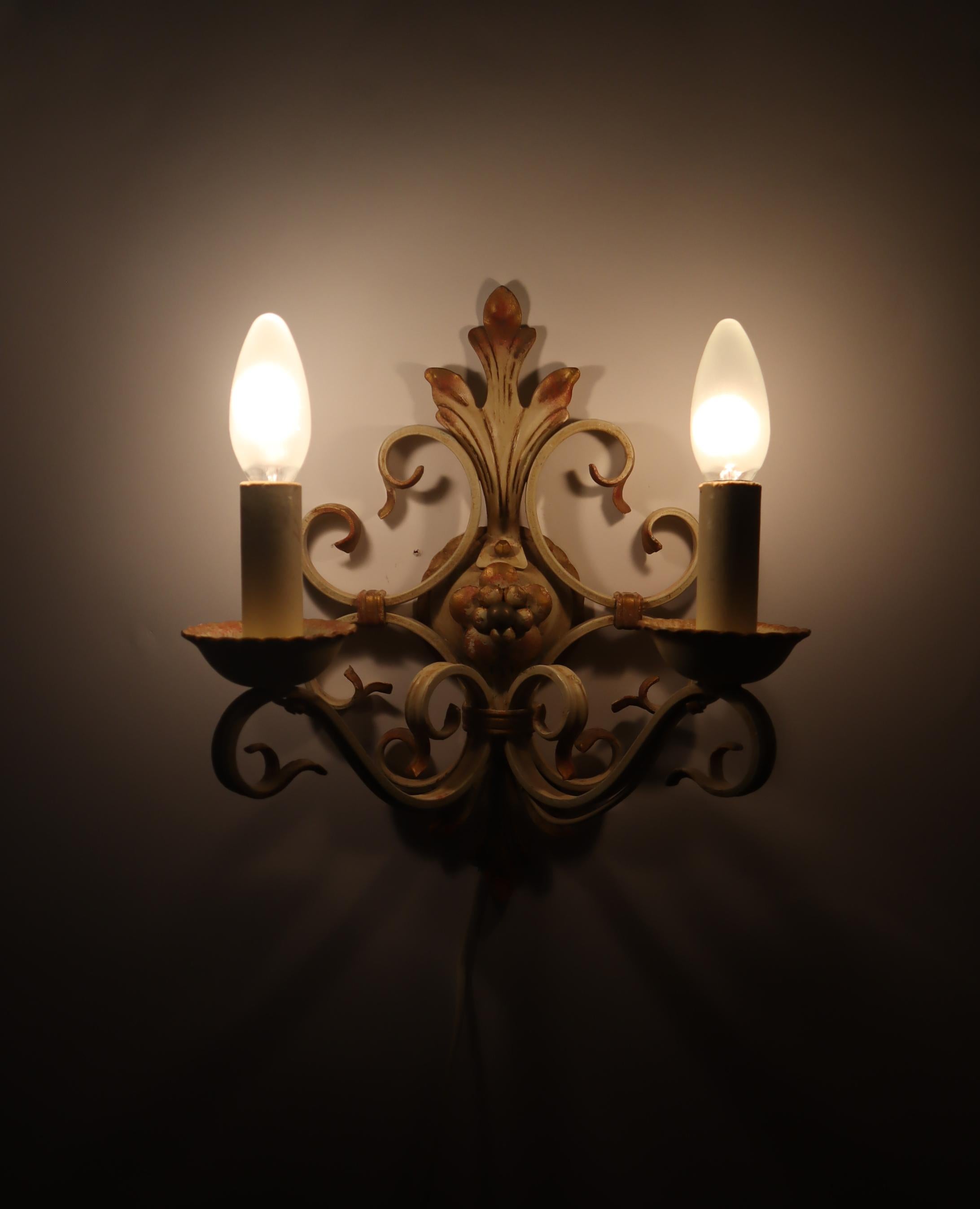 Ensemble de 3 lampes murales Hollywood Regency en fer forgé blanc, Allemagne, années 1970 Bon état - En vente à Hannover, DE