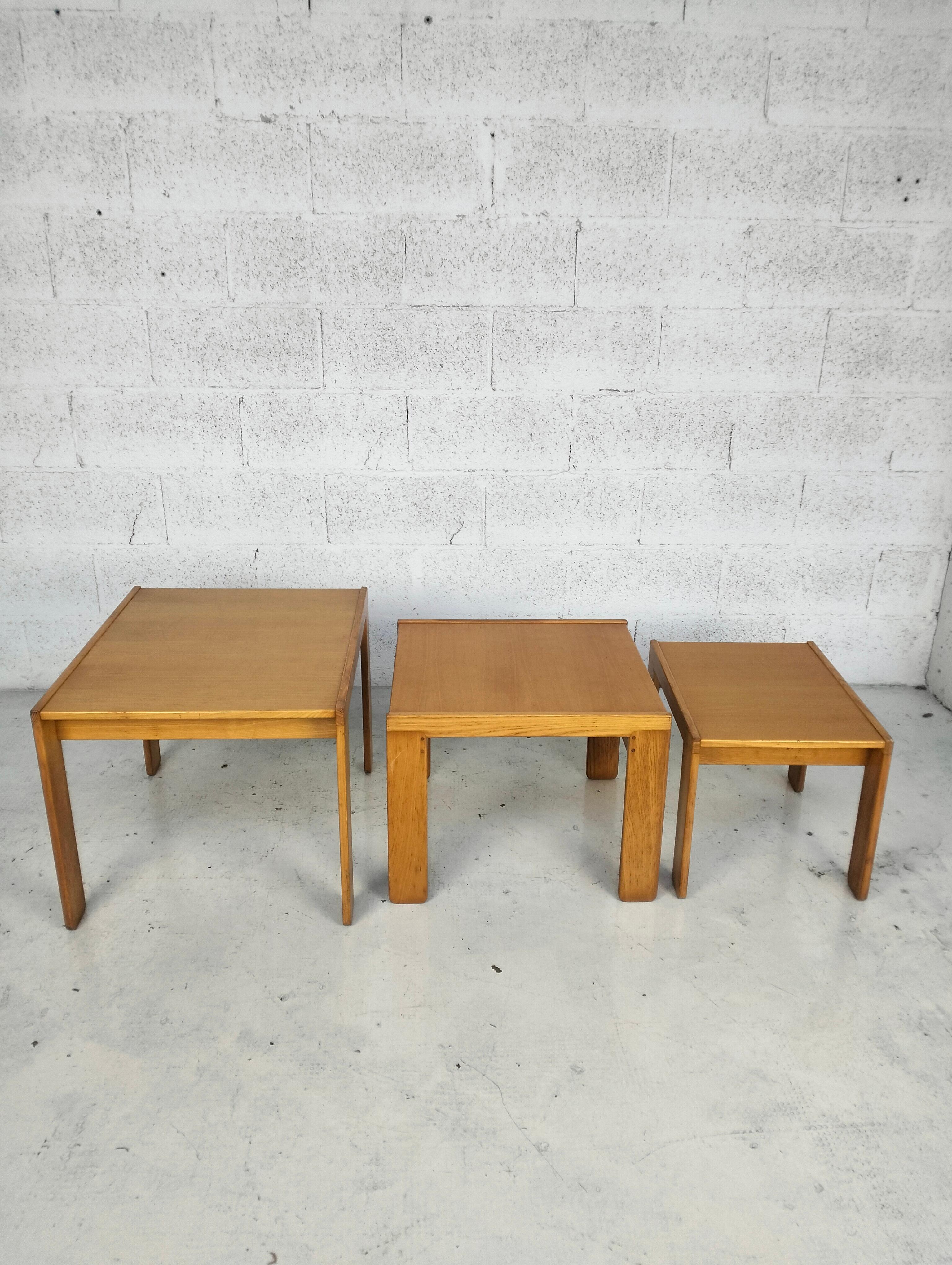 Wood Set of 3 wooden coffee tables 777 model by Afra e Tobia Scarpa for Cassina 60s For Sale