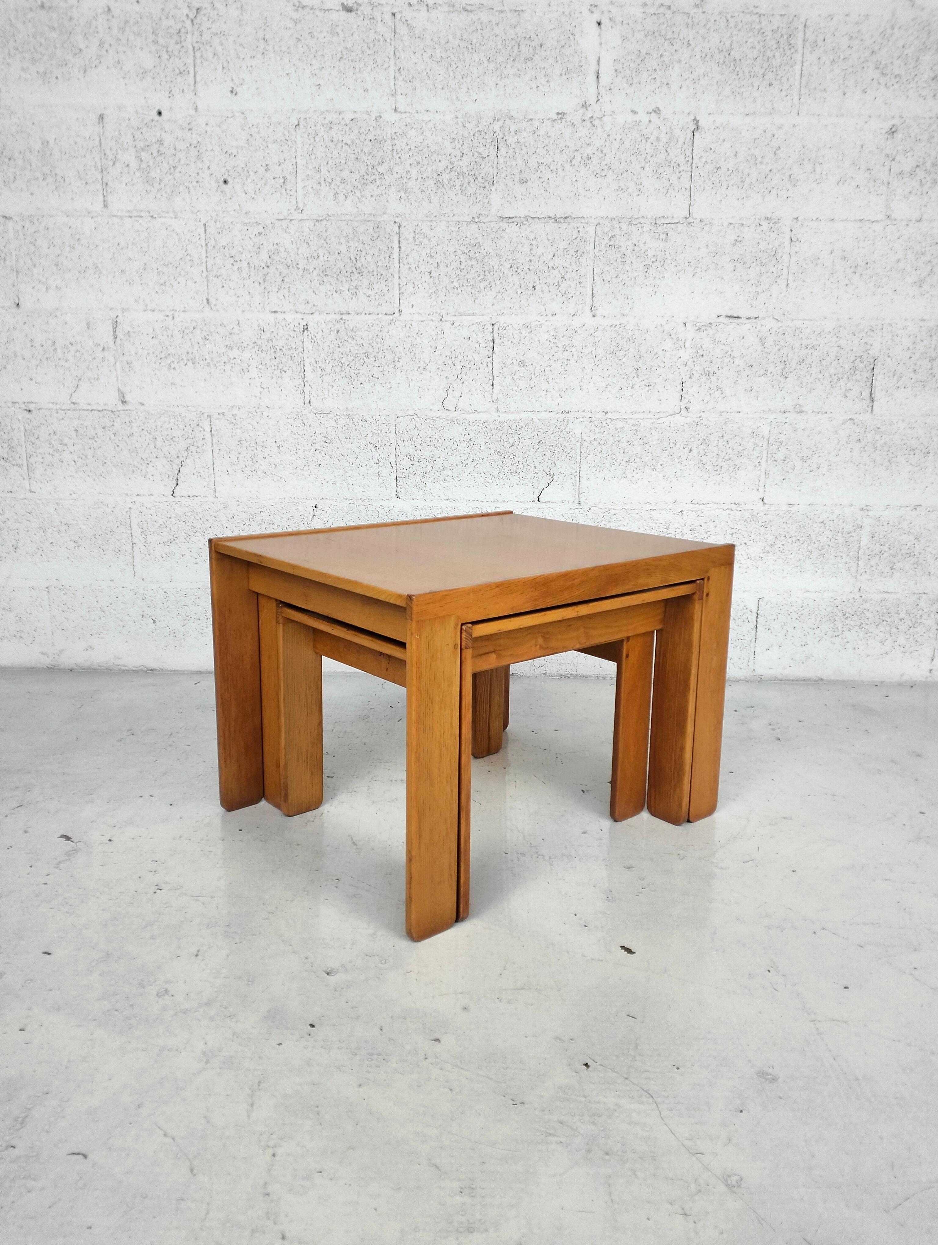 Set of 3 wooden coffee tables 777 model by Afra e Tobia Scarpa for Cassina 60s For Sale 2