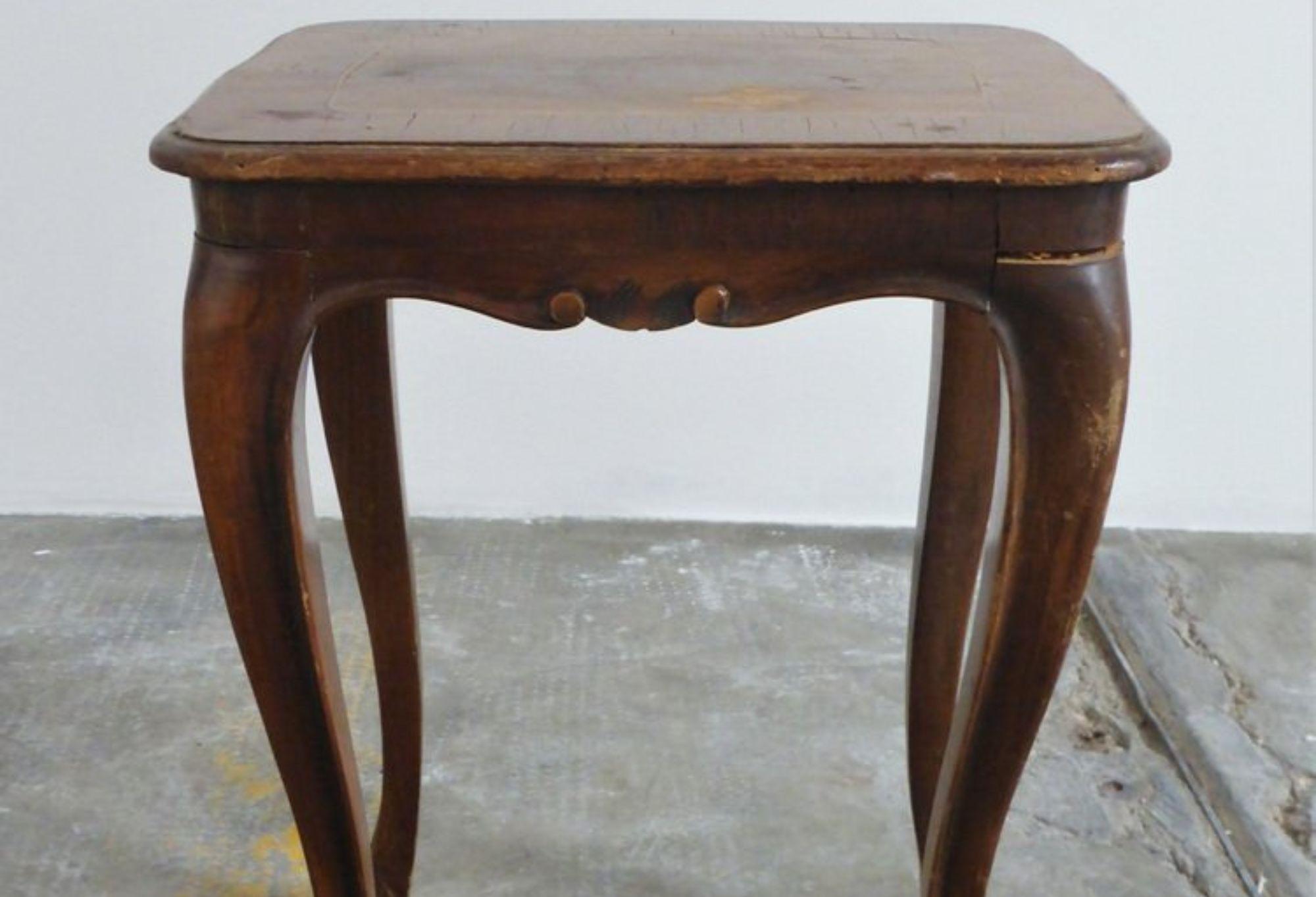 Set of 3 Wooden Coffee Tables of Varying Sizes from the 1950s For Sale 2