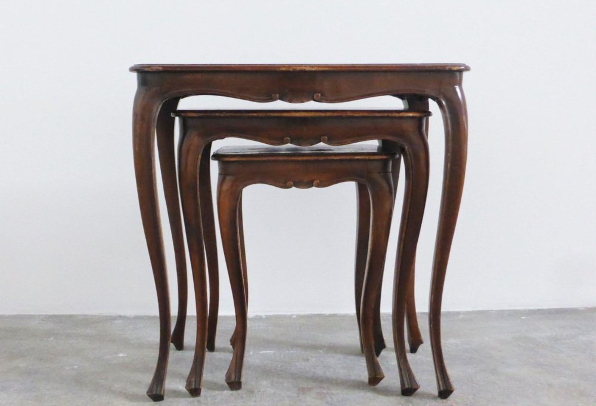 Set of 3 Wooden Coffee Tables of Varying Sizes from the 1950s For Sale 3