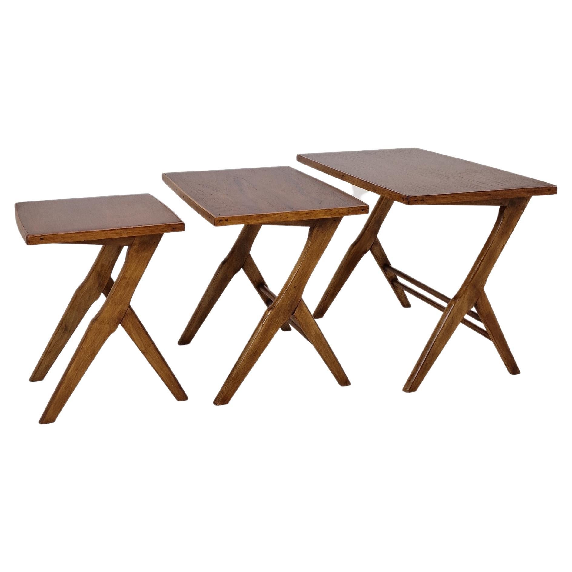 Ensemble de 3 tables gigognes en bois, Hollande, années 1960 en vente