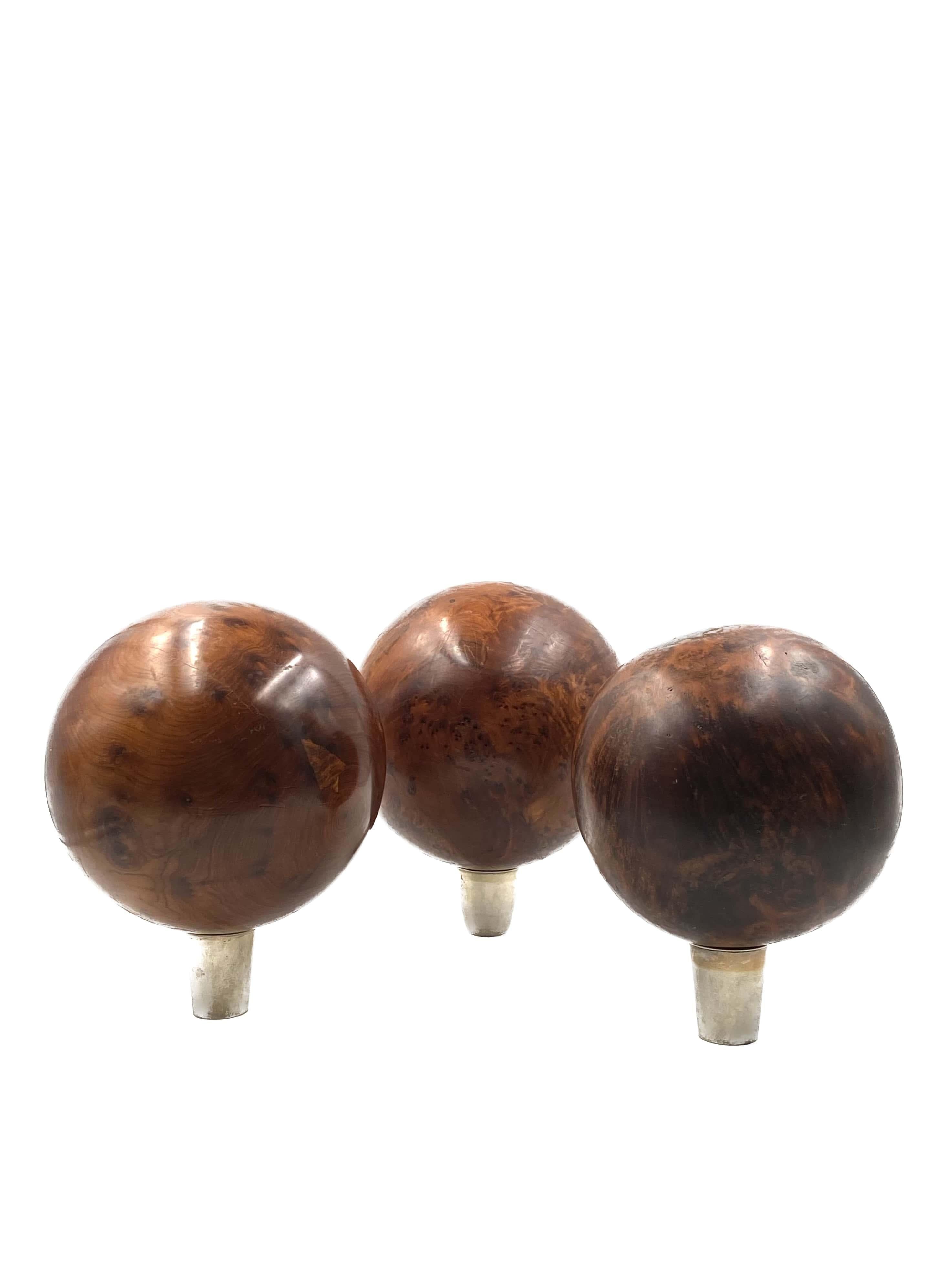 Set of 3 wooden spherical sculptures, France 1960s For Sale 6