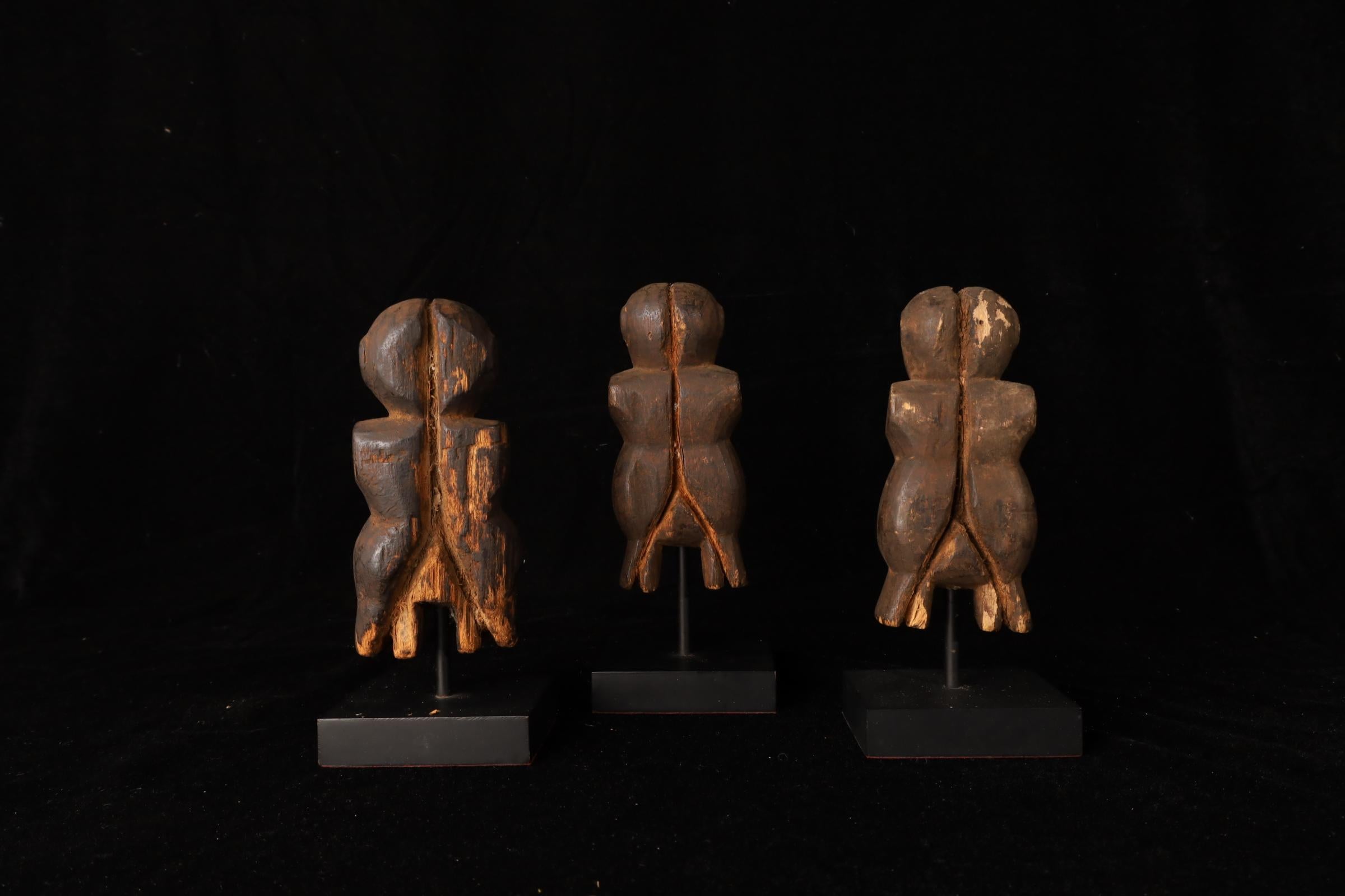 Set di 3 figure tribali in legno - Stampi per cartapesta, Myanmar, XIX secolo in vendita 4