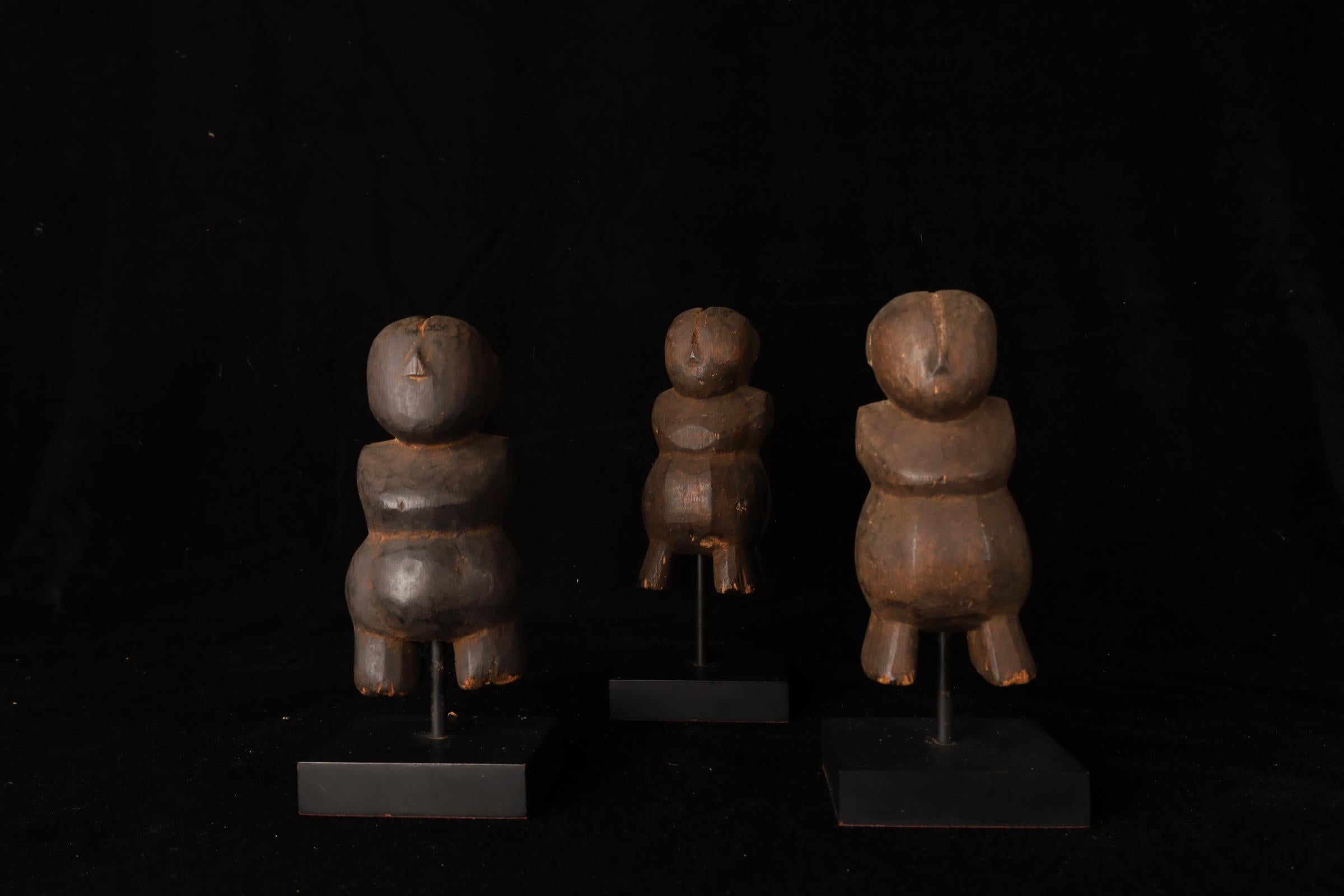 Set di 3 figure tribali in legno - Stampi per cartapesta, Myanmar, XIX secolo in vendita 6