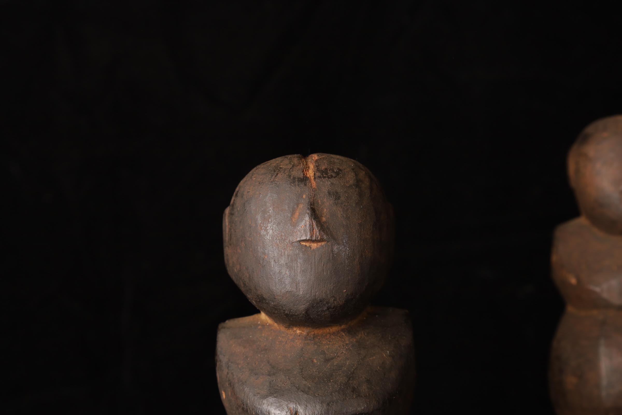 Set di 3 figure tribali in legno - Stampi per cartapesta, Myanmar, XIX secolo in vendita 8