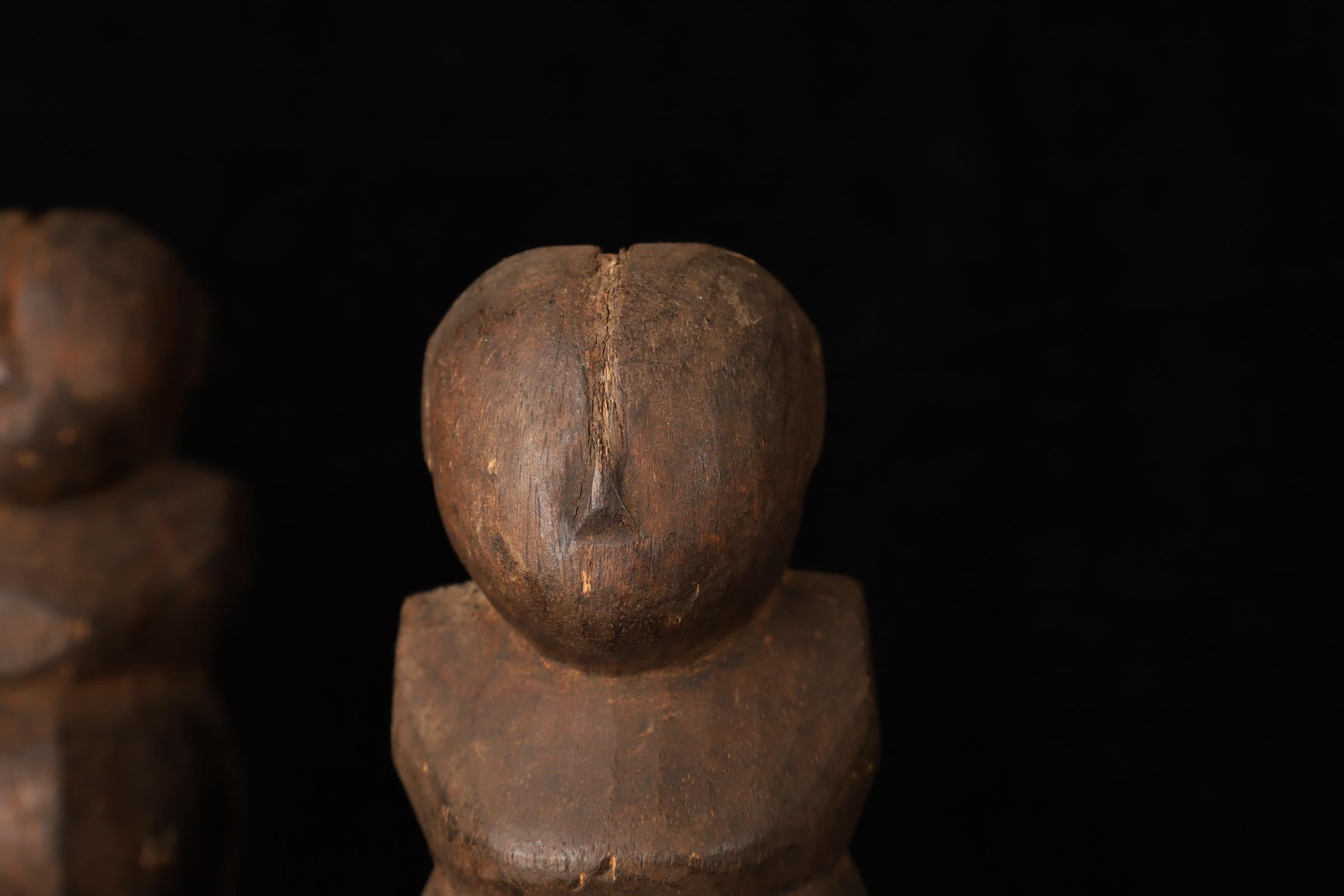 Set di 3 figure tribali in legno - Stampi per cartapesta, Myanmar, XIX secolo in vendita 10