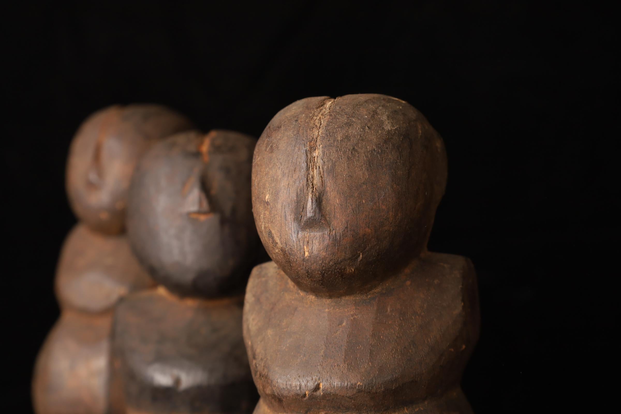 Set di 3 figure tribali in legno - Stampi per cartapesta, Myanmar, XIX secolo in vendita 12