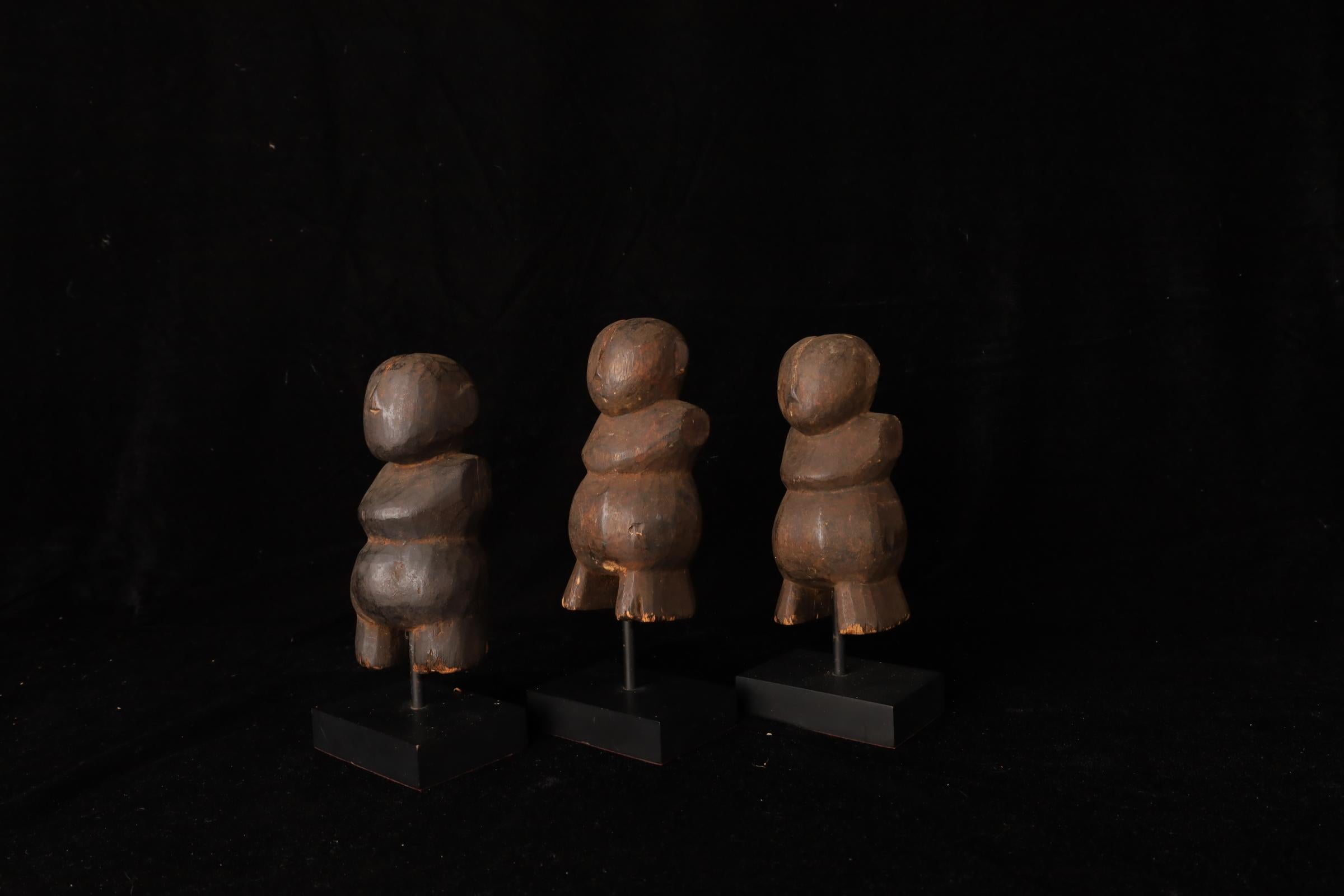 Set di 3 figure tribali in legno - Stampi per cartapesta, Myanmar, XIX secolo In condizioni buone in vendita a Fukuoka, JP