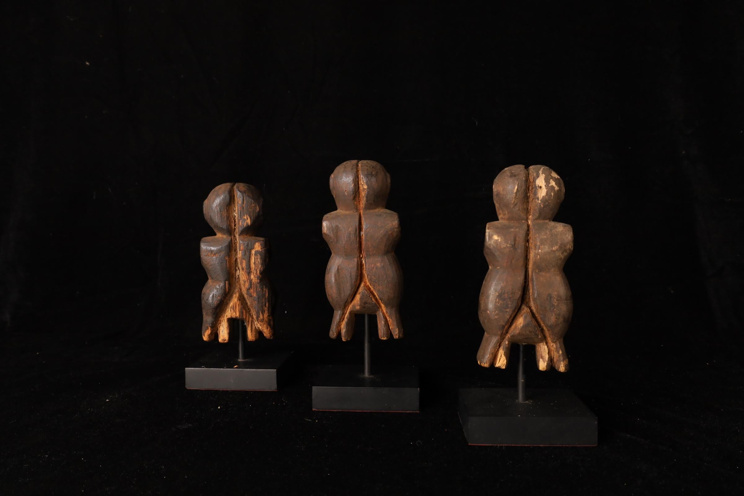Set di 3 figure tribali in legno - Stampi per cartapesta, Myanmar, XIX secolo in vendita 3