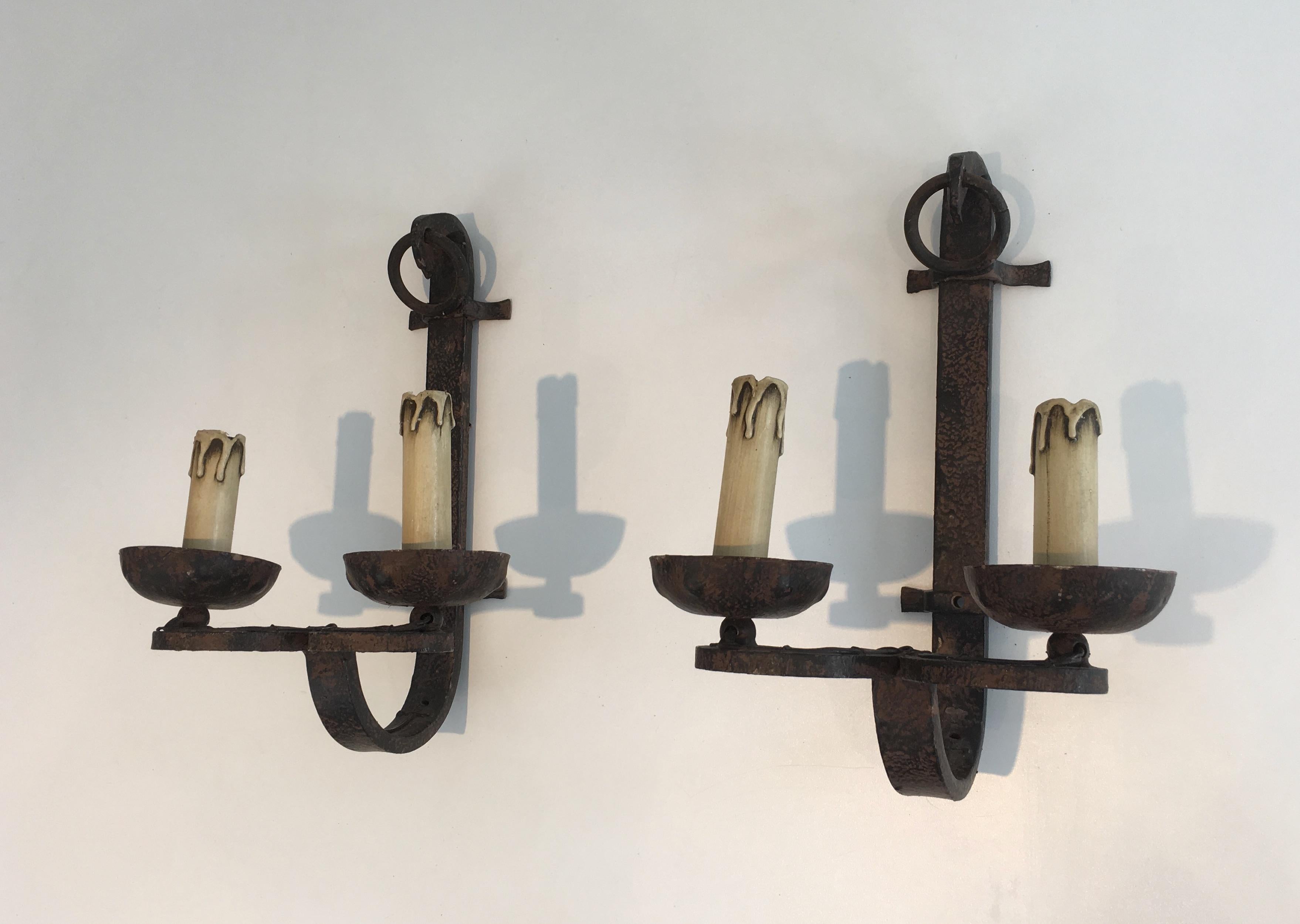 Set of 3 Wrought Iron Sconces, French, circa 1950, Can Also Be Sold Per Unit In Good Condition For Sale In Marcq-en-Barœul, Hauts-de-France