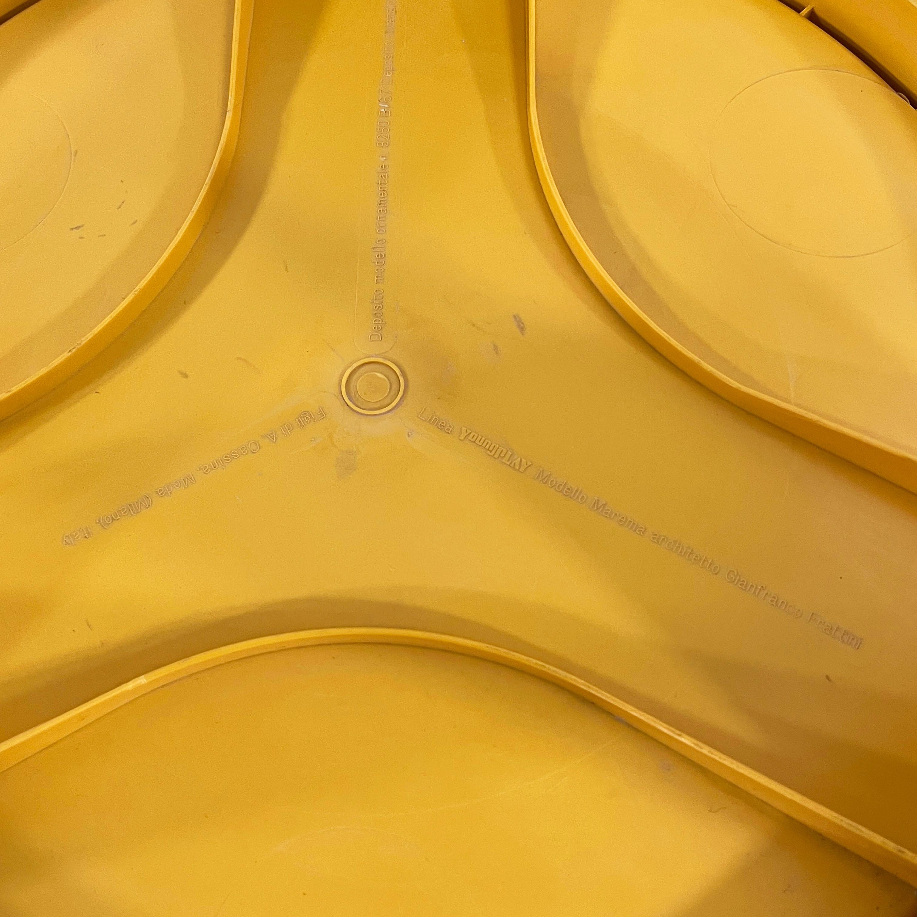 Set of 3 Yellow Marema Nesting Tables by Gianfranco Frattini for Cassina, 1960s 4
