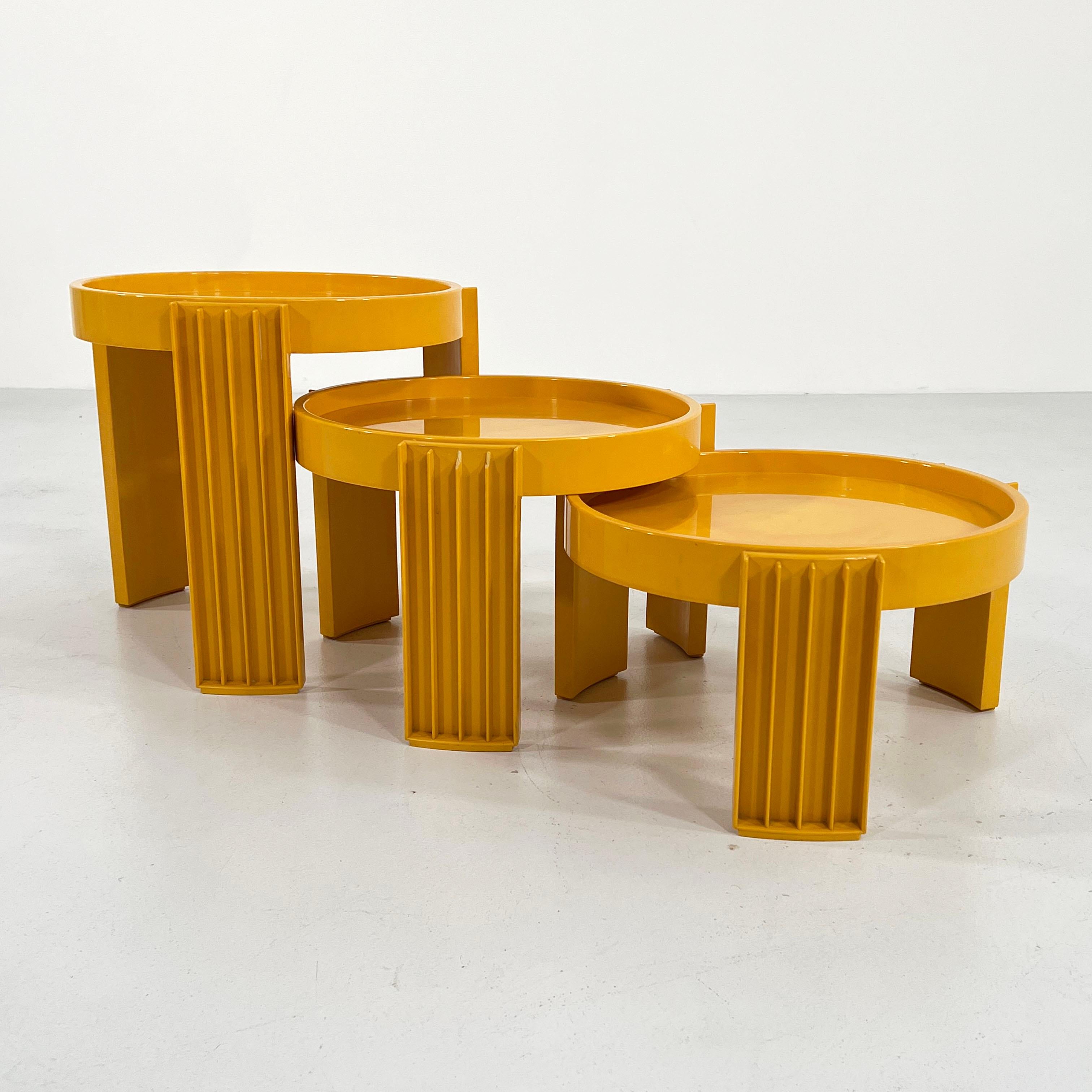 Set of 3 Yellow Marema Nesting Tables by Gianfranco Frattini for Cassina, 1960s In Good Condition In Ixelles, Bruxelles