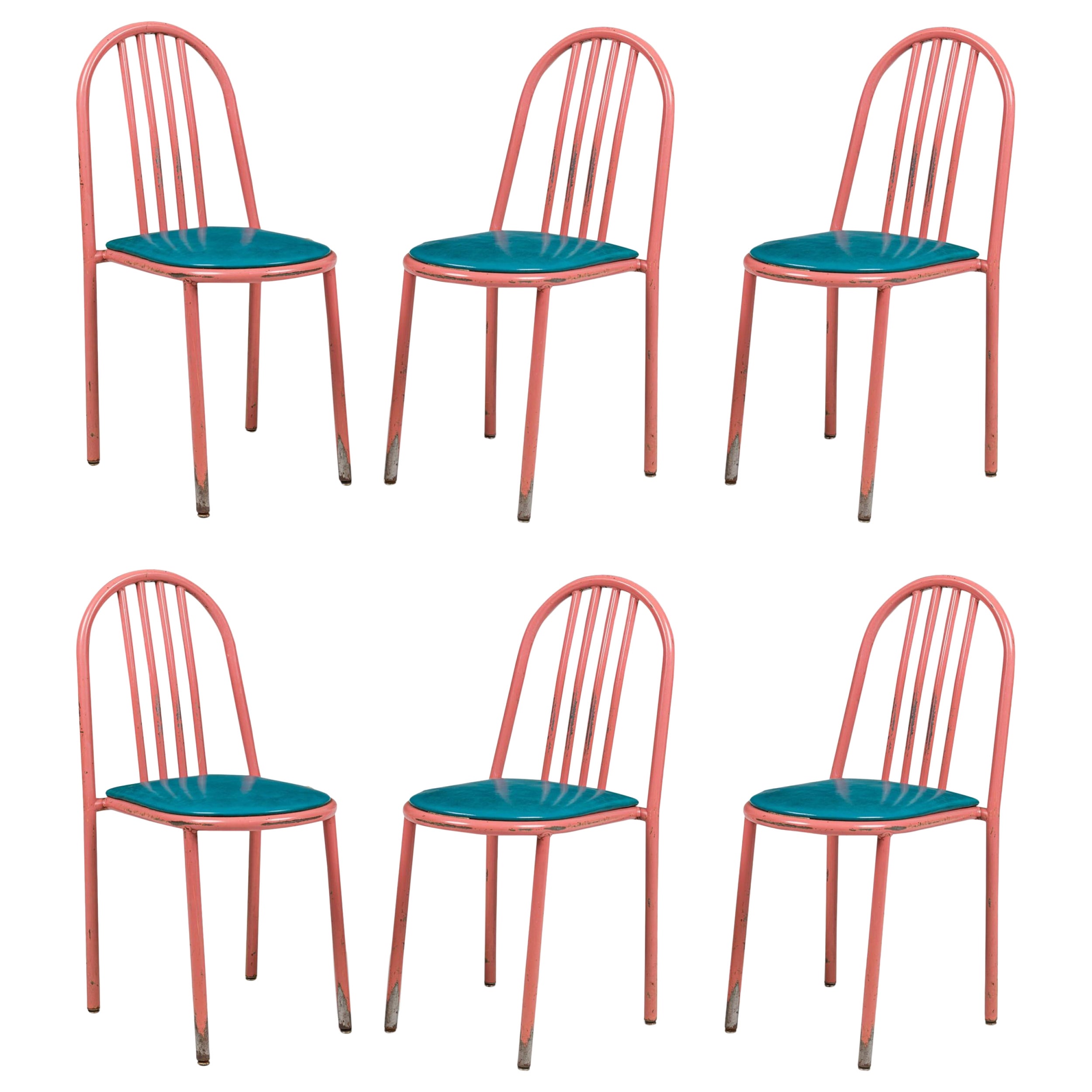 Set of 30 American Modern (c.1980
s) Vinyl Indoor/Outdoor Restaurant Chairs im Angebot