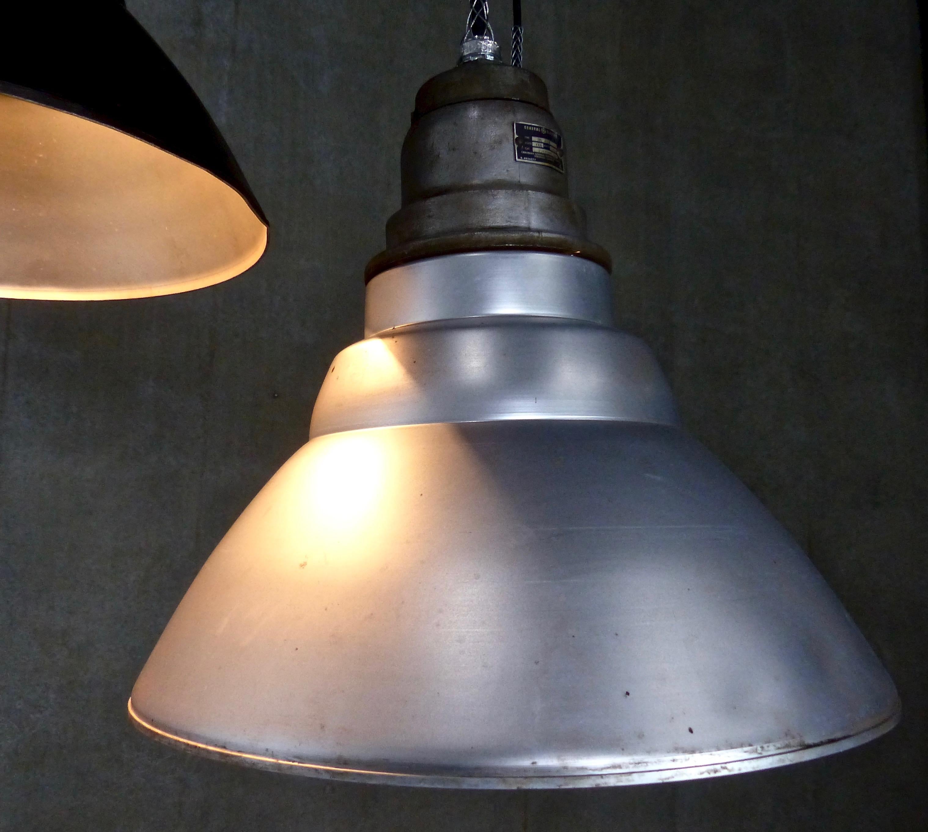 Set of 30 General Electric Industrial Pendants, circa 1940s In Good Condition In Surrey, BC