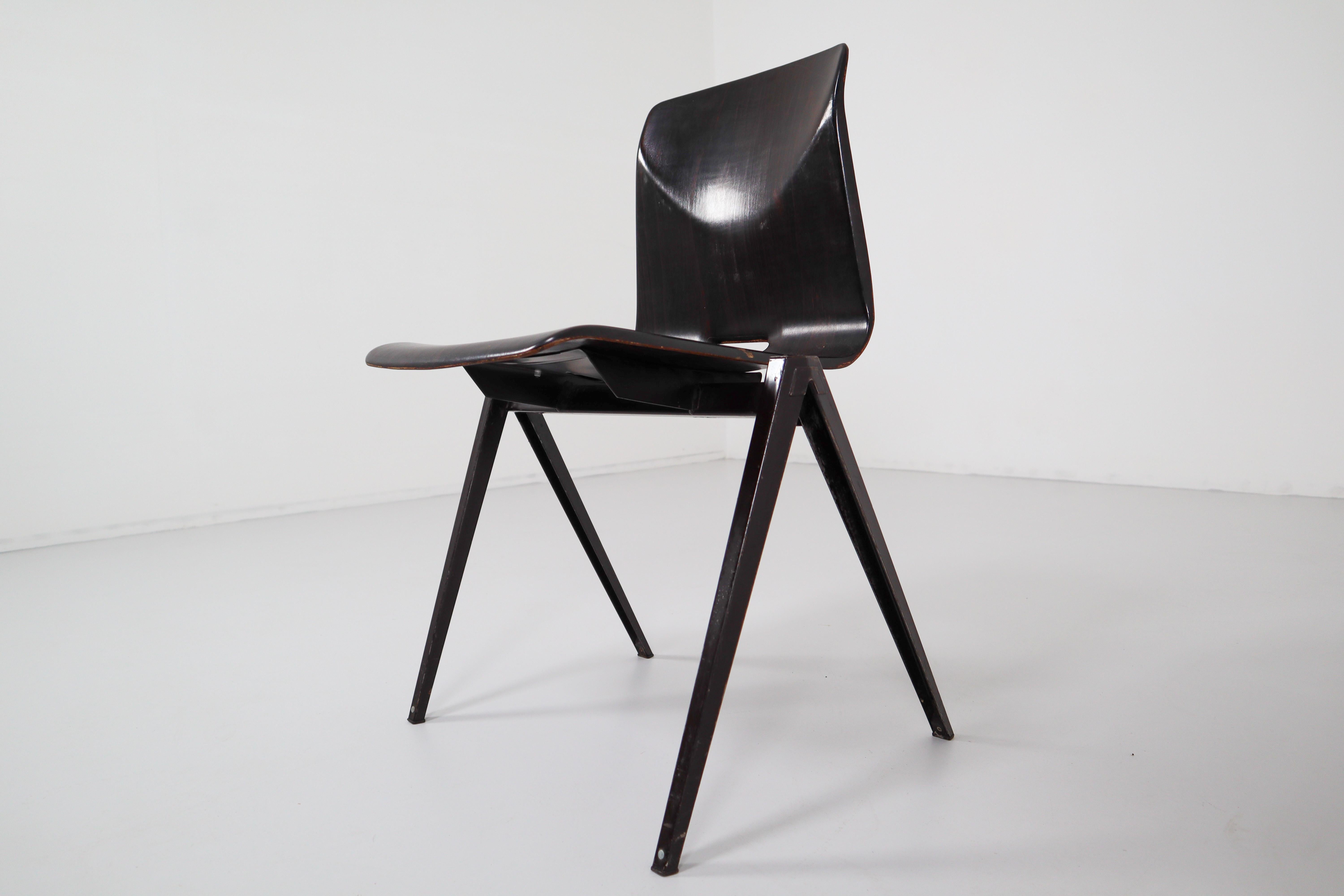 Set of 30 Vintage Industrial S22 Galvanitas Plywood Chairs the Netherlands 1960s (20. Jahrhundert)