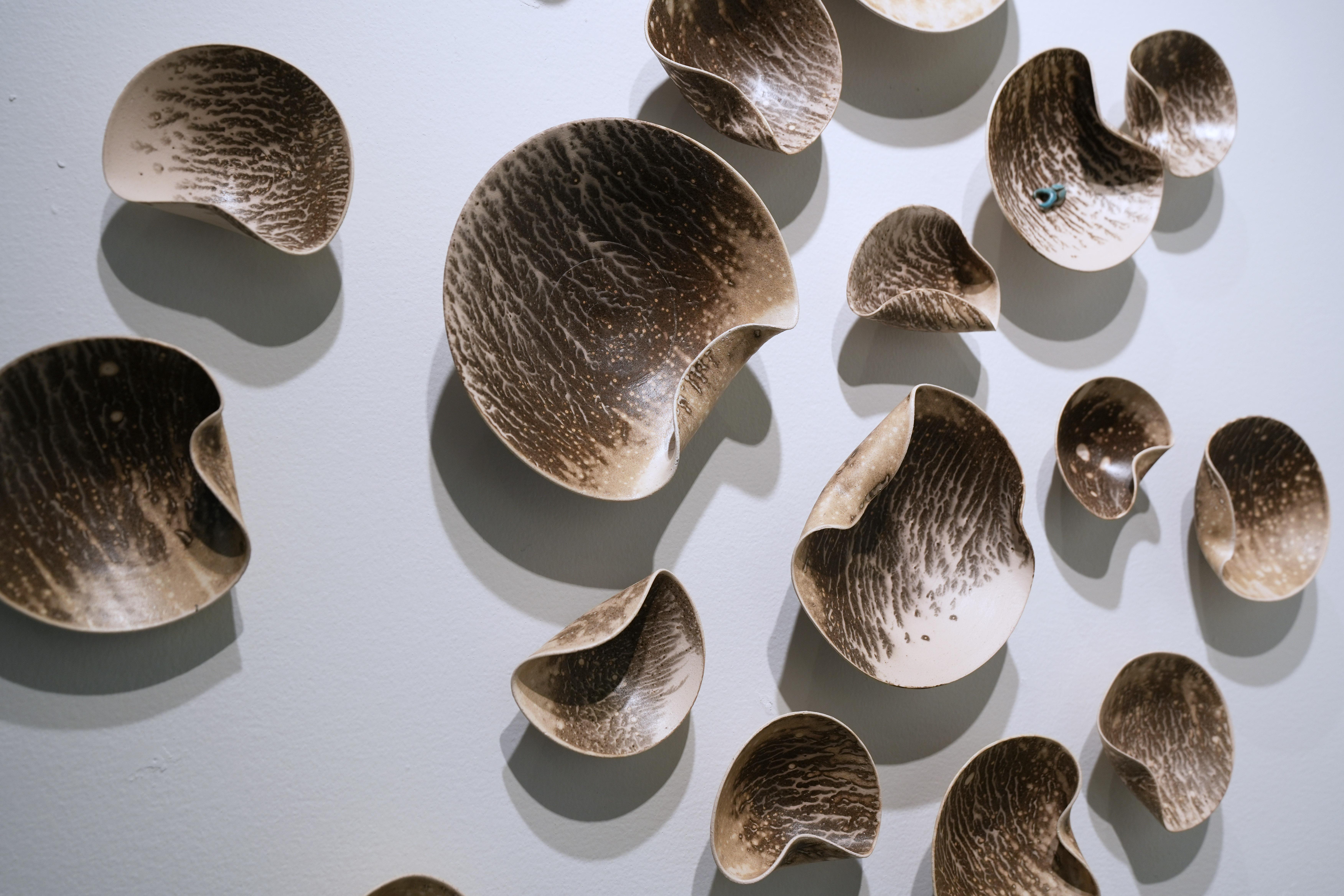 Ensemble de 30 sculptures murales en porcelaine Obvara par Natalya Sevastyanova Neuf - En vente à Geneve, CH