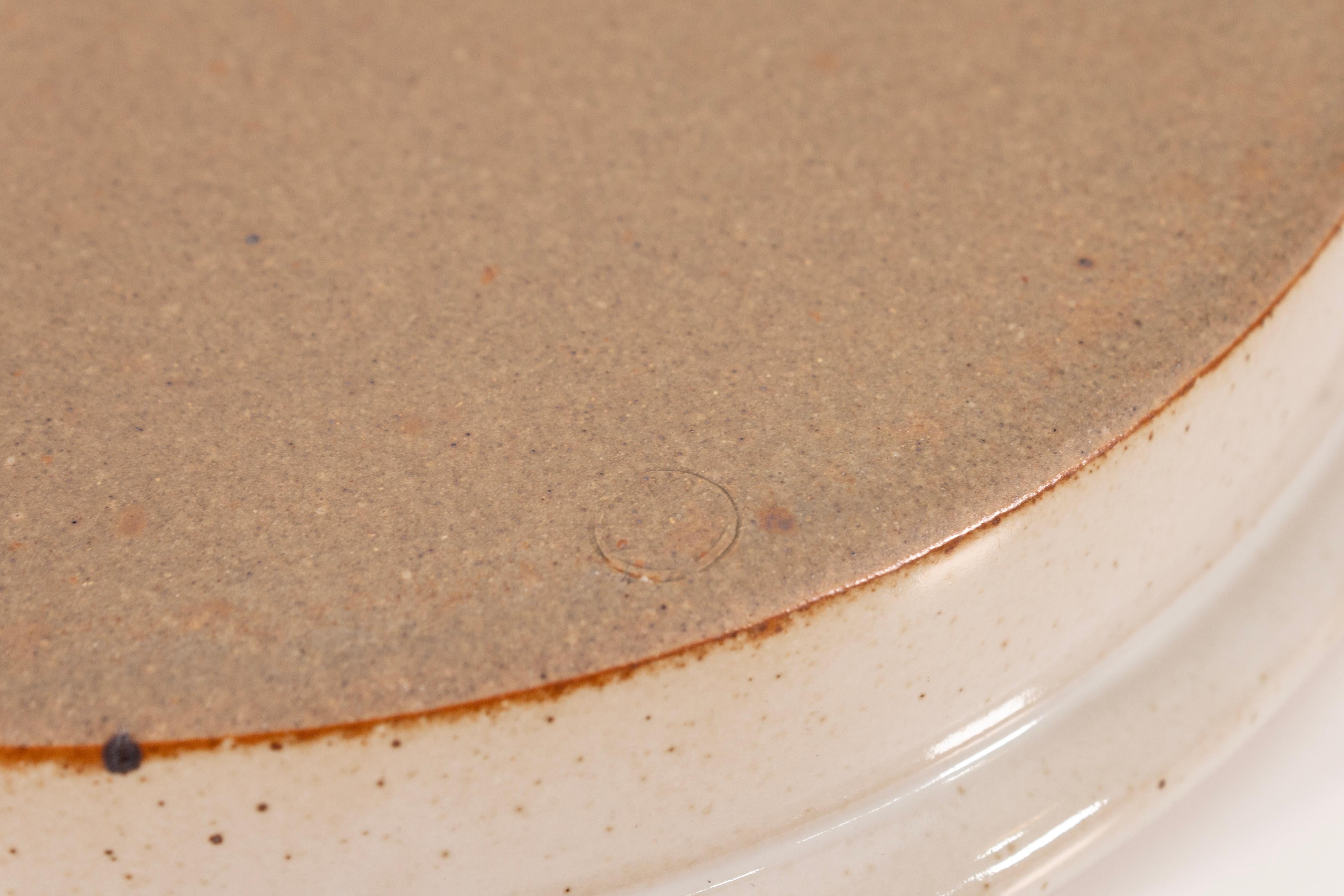Set di 32 piatti in ceramica Dansk BLT Sandstone Brown e Off White Circa 1980 in vendita 10