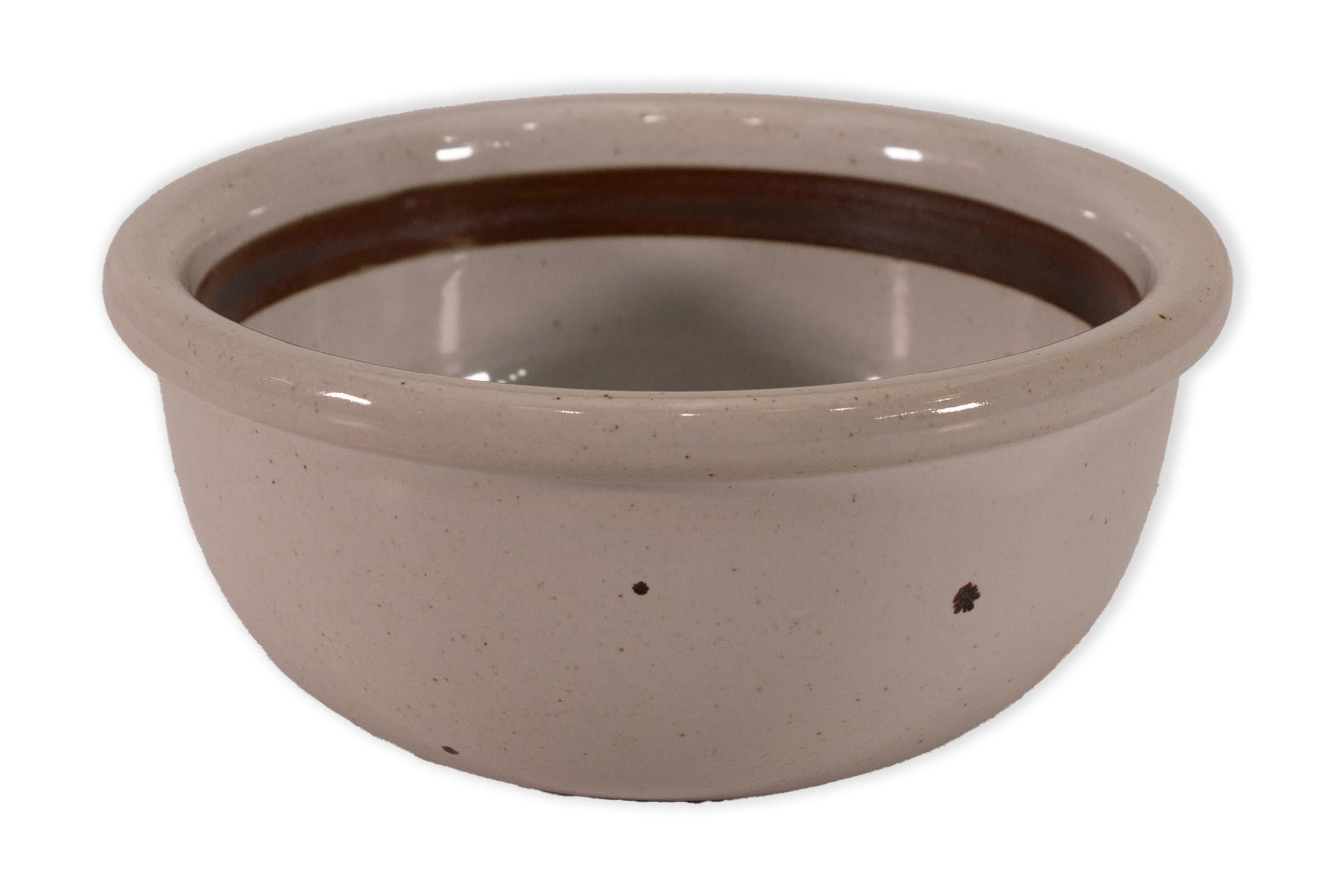 Set di 32 piatti in ceramica Dansk BLT Sandstone Brown e Off White Circa 1980 in vendita 1