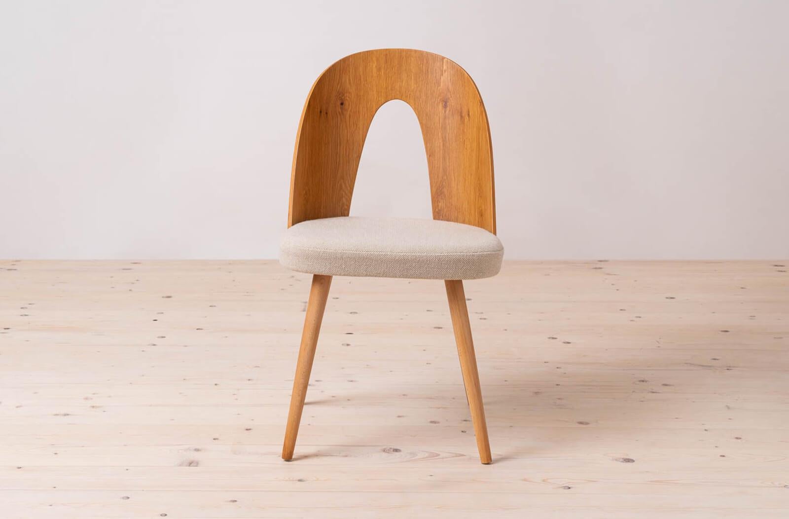 Juego de 32 sillas de comedor Mid Century, A. Suman, tapicería personalizable disponible en venta 2
