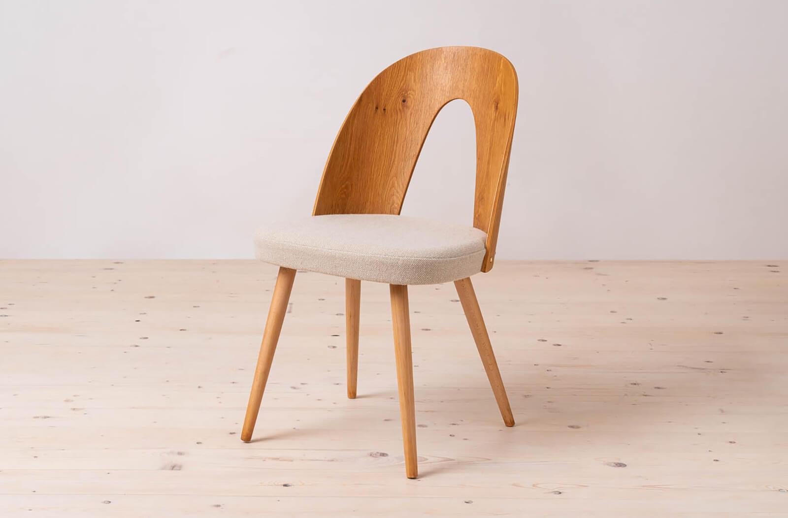 Juego de 32 sillas de comedor Mid Century, A. Suman, tapicería personalizable disponible en venta 3