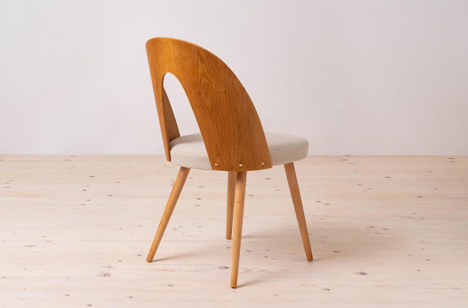 Juego de 32 sillas de comedor Mid Century, A. Suman, tapicería personalizable disponible en venta 6