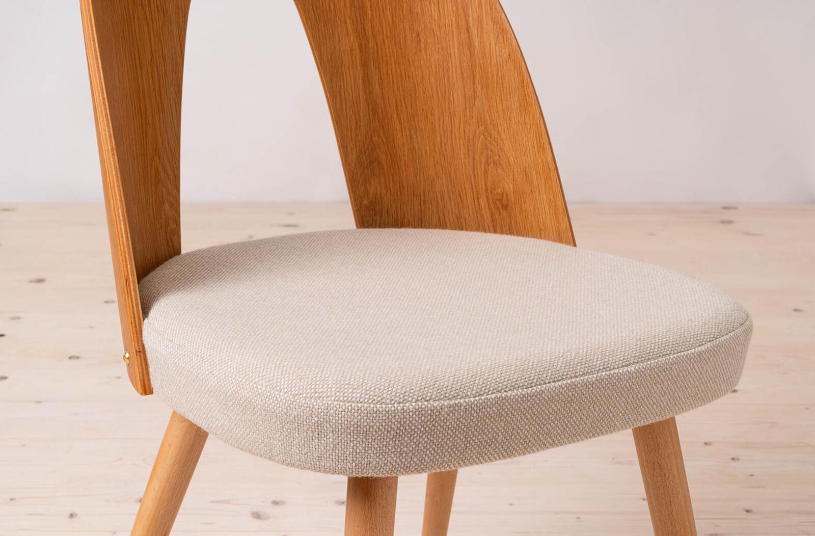 Juego de 32 sillas de comedor Mid Century, A. Suman, tapicería personalizable disponible en venta 8