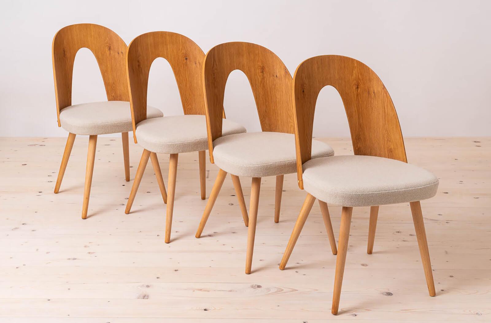 Juego de 32 sillas de comedor Mid Century, A. Suman, tapicería personalizable disponible mediados del siglo XX en venta