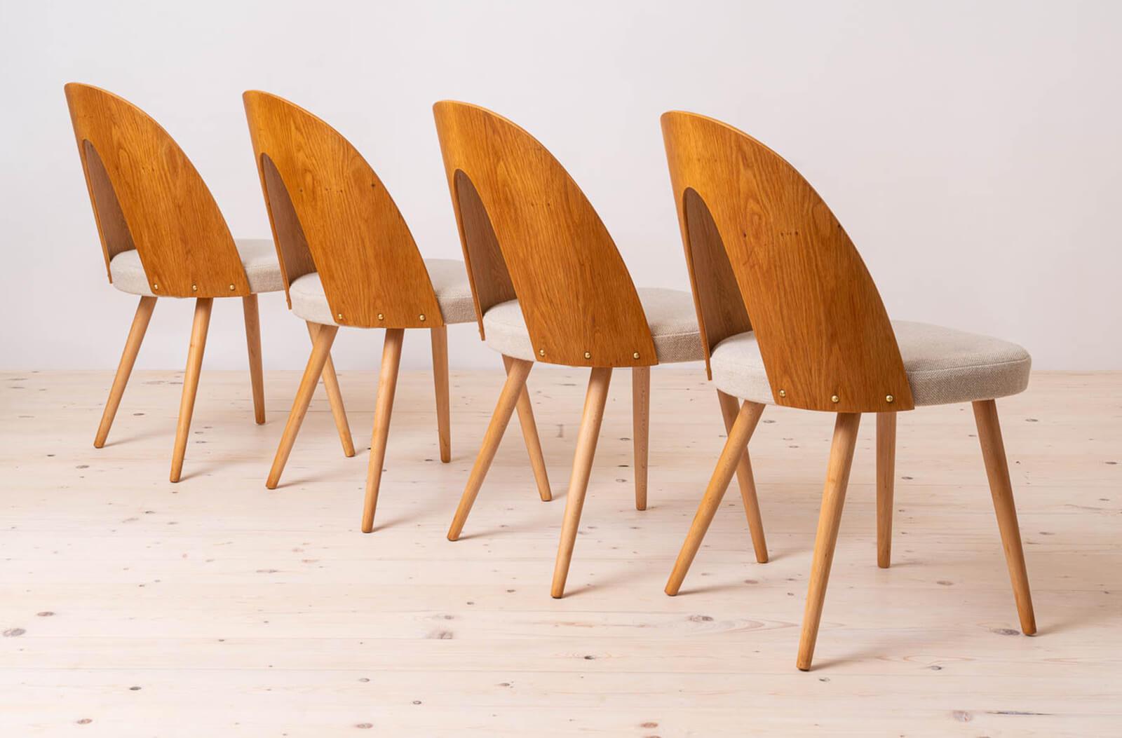 Juego de 32 sillas de comedor Mid Century, A. Suman, tapicería personalizable disponible Madera curvada en venta