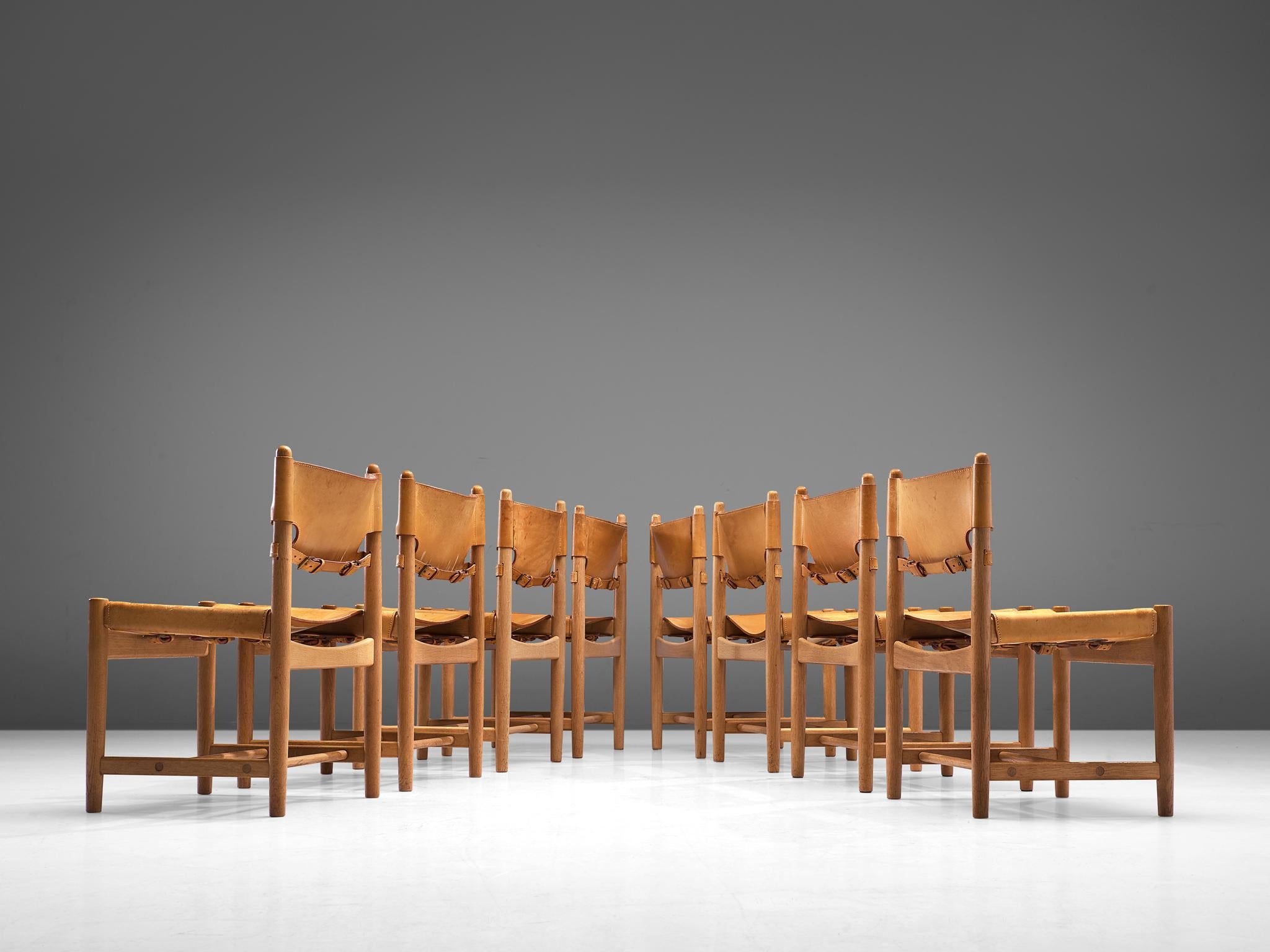 Satz ''3237'' Stühle aus Eiche und cognacfarbenem Leder von Børge Mogensen (Dänisch)