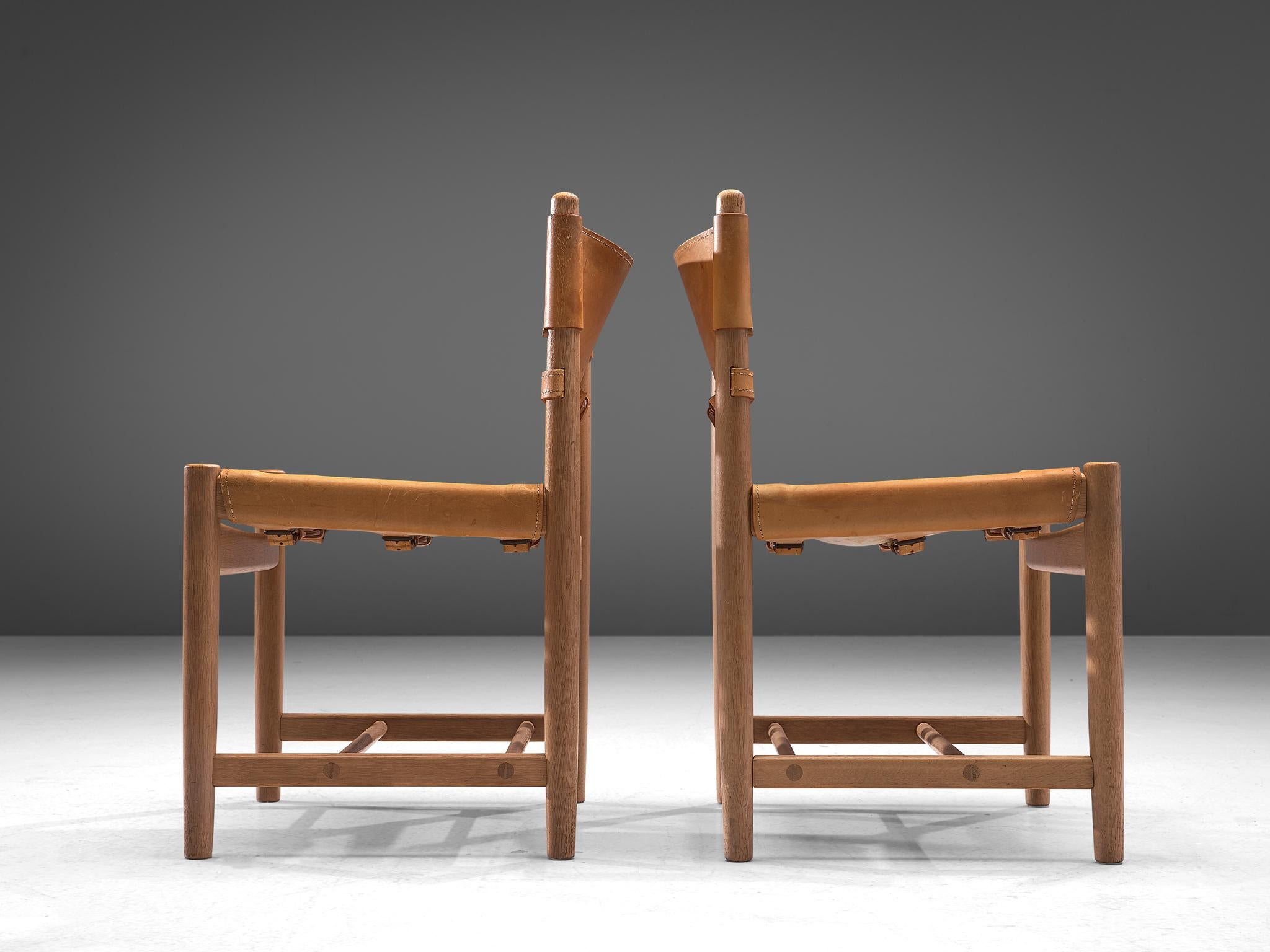Satz ''3237'' Stühle aus Eiche und cognacfarbenem Leder von Børge Mogensen im Zustand „Gut“ in Waalwijk, NL