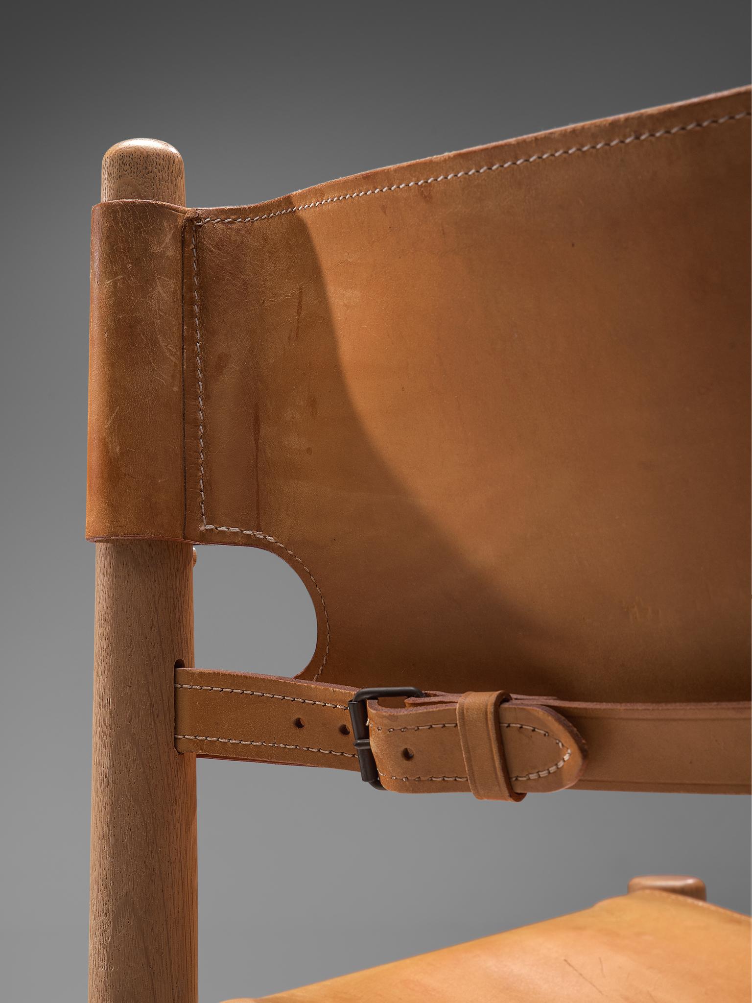 Satz ''3237'' Stühle aus Eiche und cognacfarbenem Leder von Børge Mogensen (Mitte des 20. Jahrhunderts)