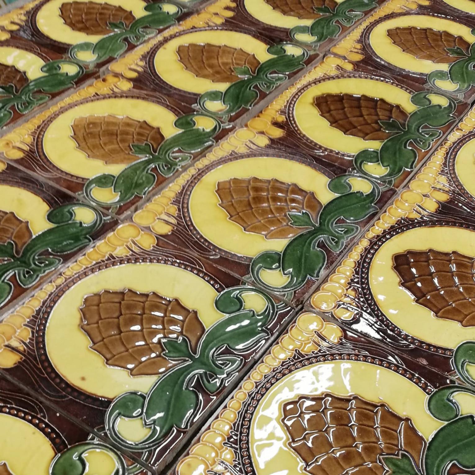 Set of 35 Pine Cone Art Nouveau Glazed Border Tiles by Le Glaive, 1920 For Sale 4