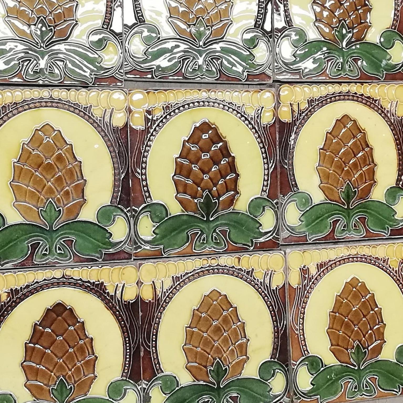 Set of 35 Pine Cone Art Nouveau Glazed Border Tiles by Le Glaive, 1920 For Sale 6