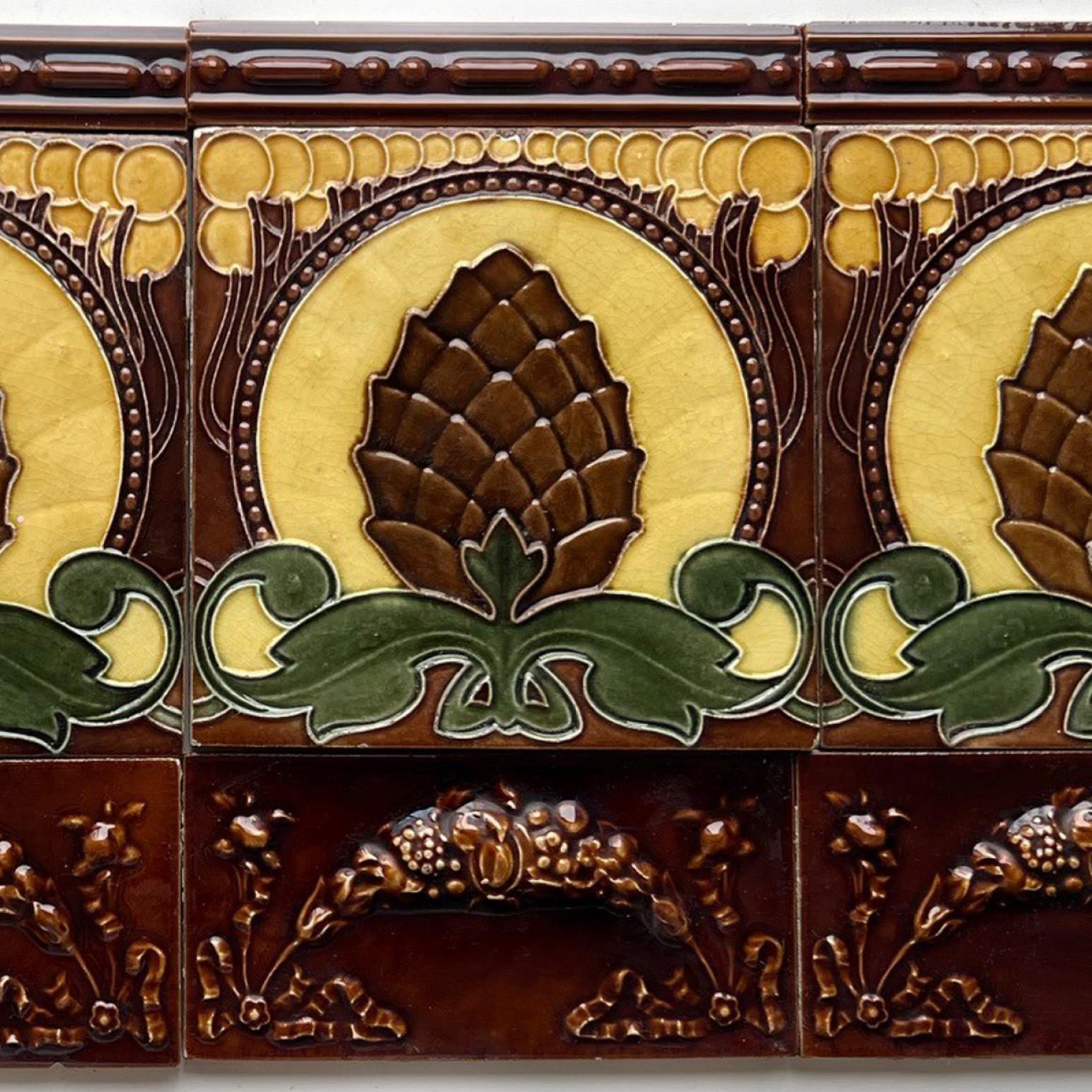 Set of 35 Pine Cone Art Nouveau Glazed Border Tiles by Le Glaive, 1920 For Sale 3