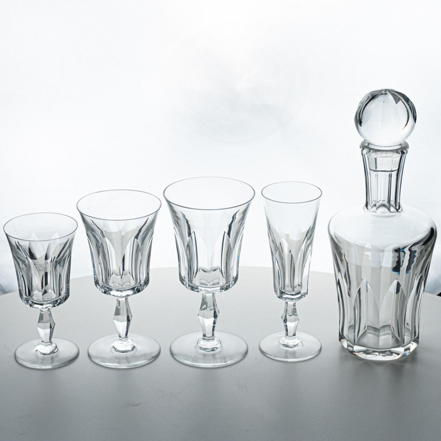 Set of 36 Exquise Baccarat Polignac Crystal Pieces, France, 1950 For Sale 4