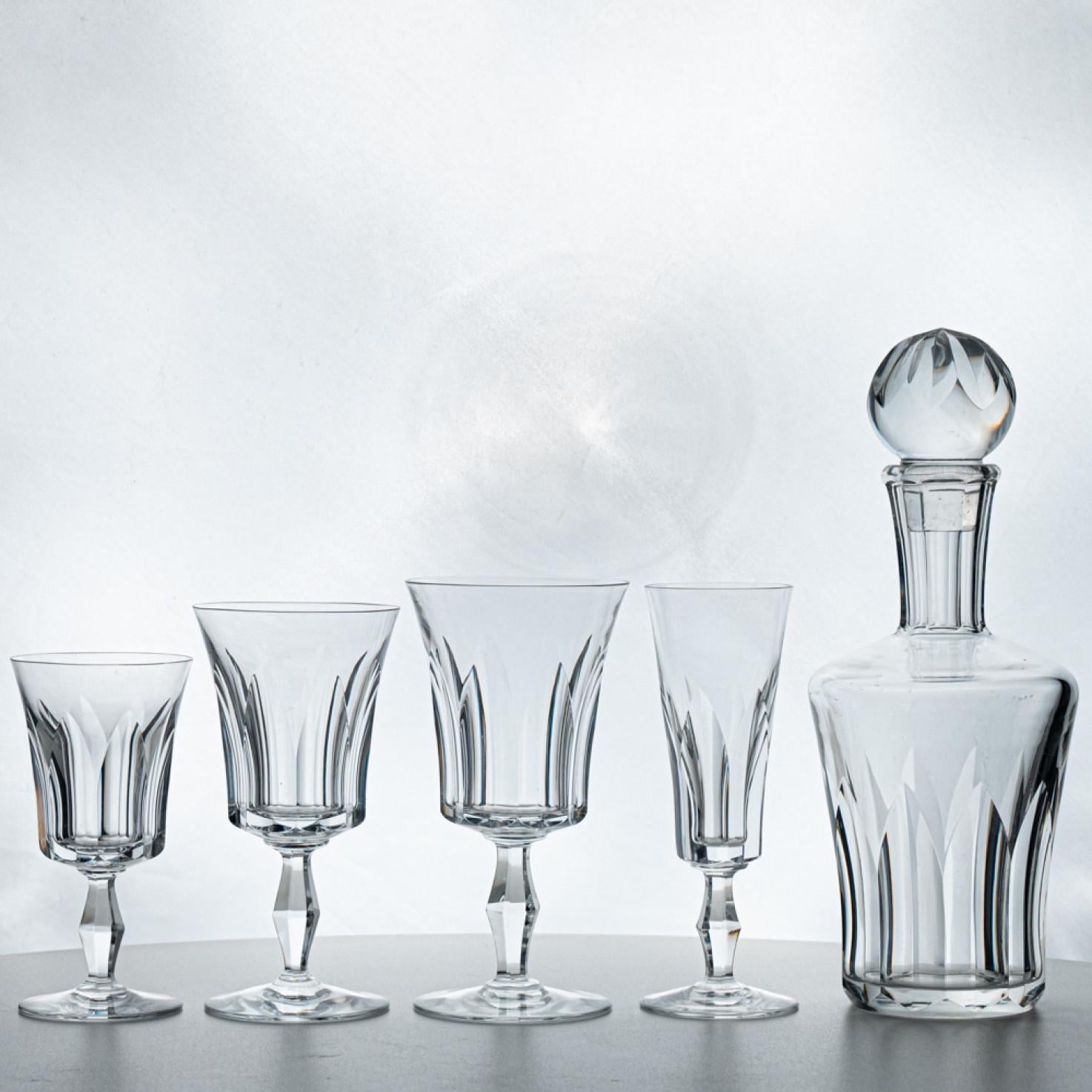 Ensemble de 36 pièces exquises en cristal de Baccarat Polignac, France, 1950 en vente 6