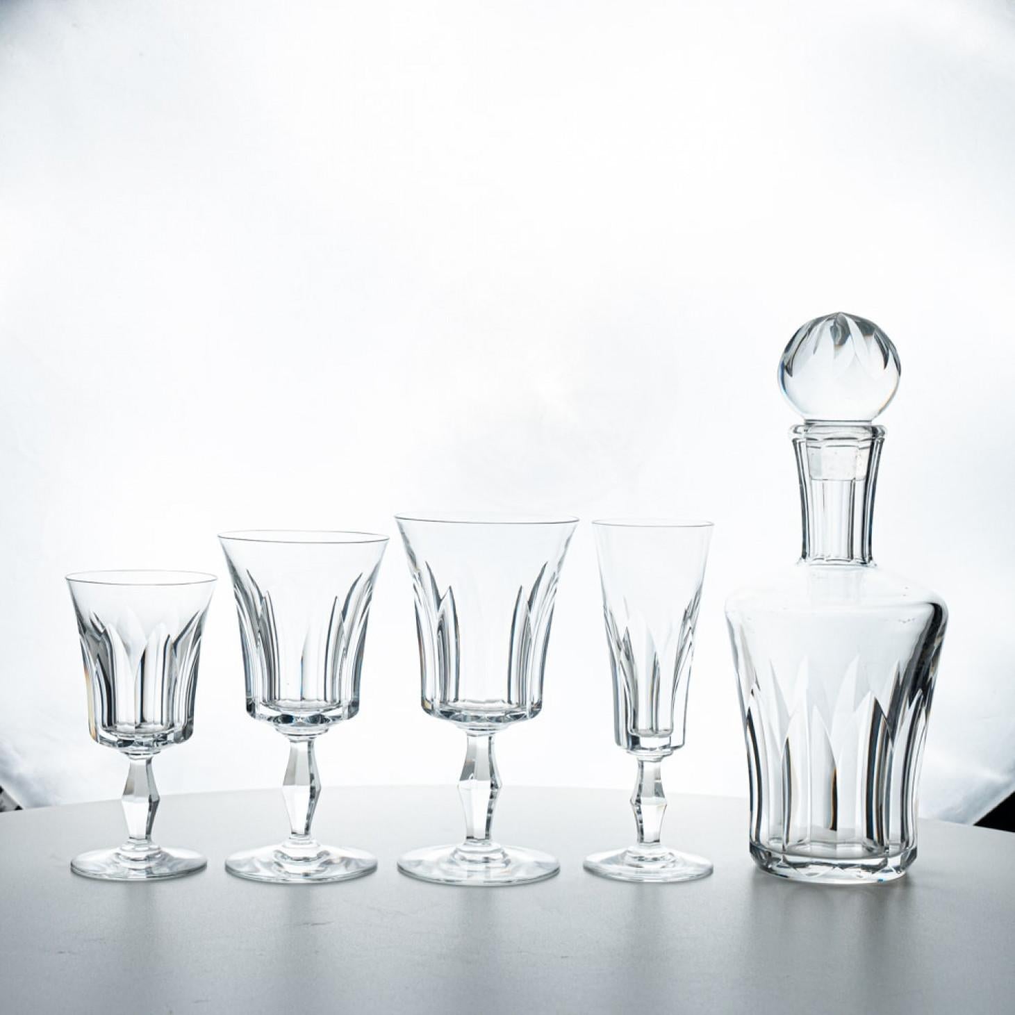Set of 36 Exquise Baccarat Polignac Crystal Pieces, France, 1950 In Good Condition For Sale In Rijssen, NL