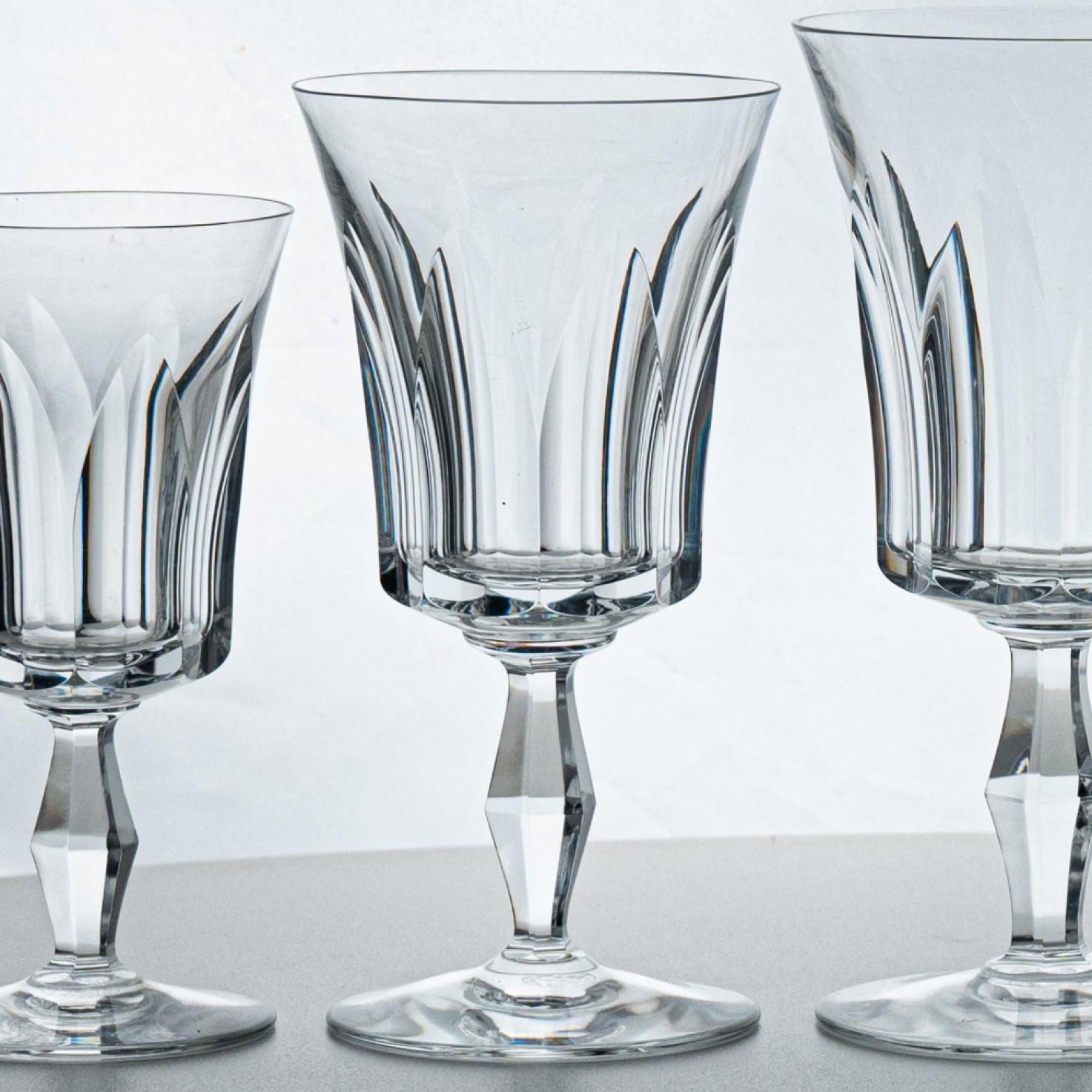 Mid-20th Century Set of 36 Exquise Baccarat Polignac Crystal Pieces, France, 1950 For Sale