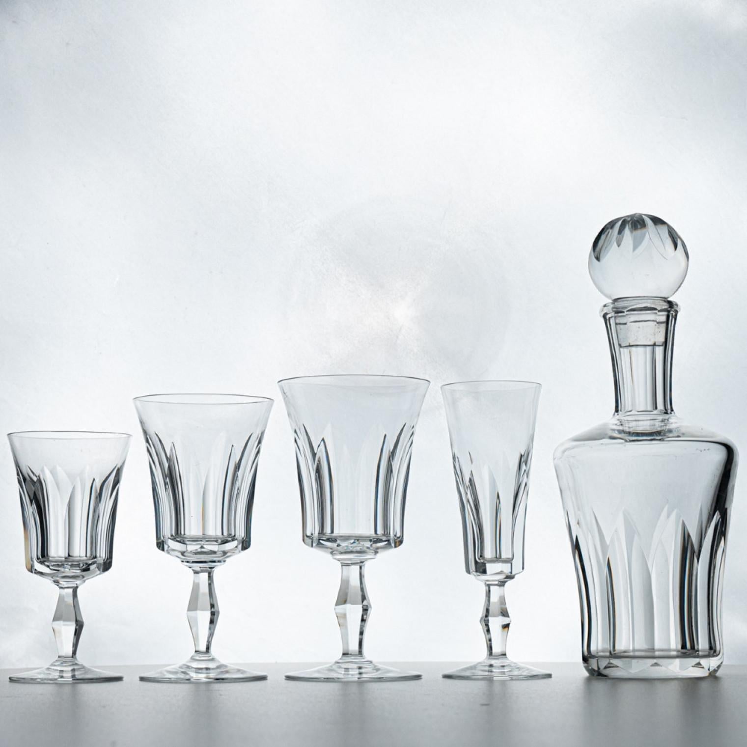 Satz von 36 Exquise Baccarat Polignac Crystal Pieces, Frankreich, 1950 (Kristall) im Angebot