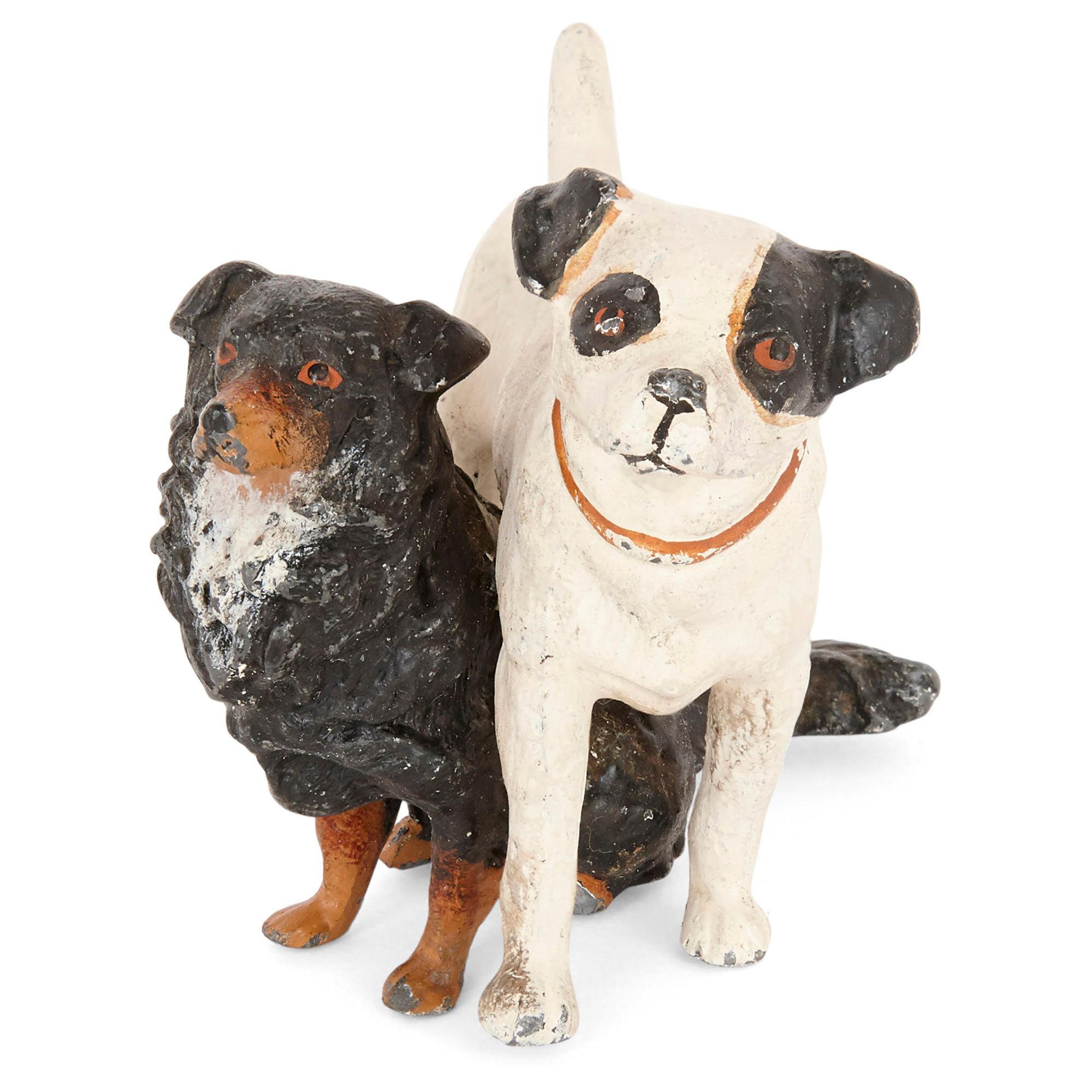 XX secolo Set di 38 cani viennesi in bronzo di varie dimensioni e finiture in vendita