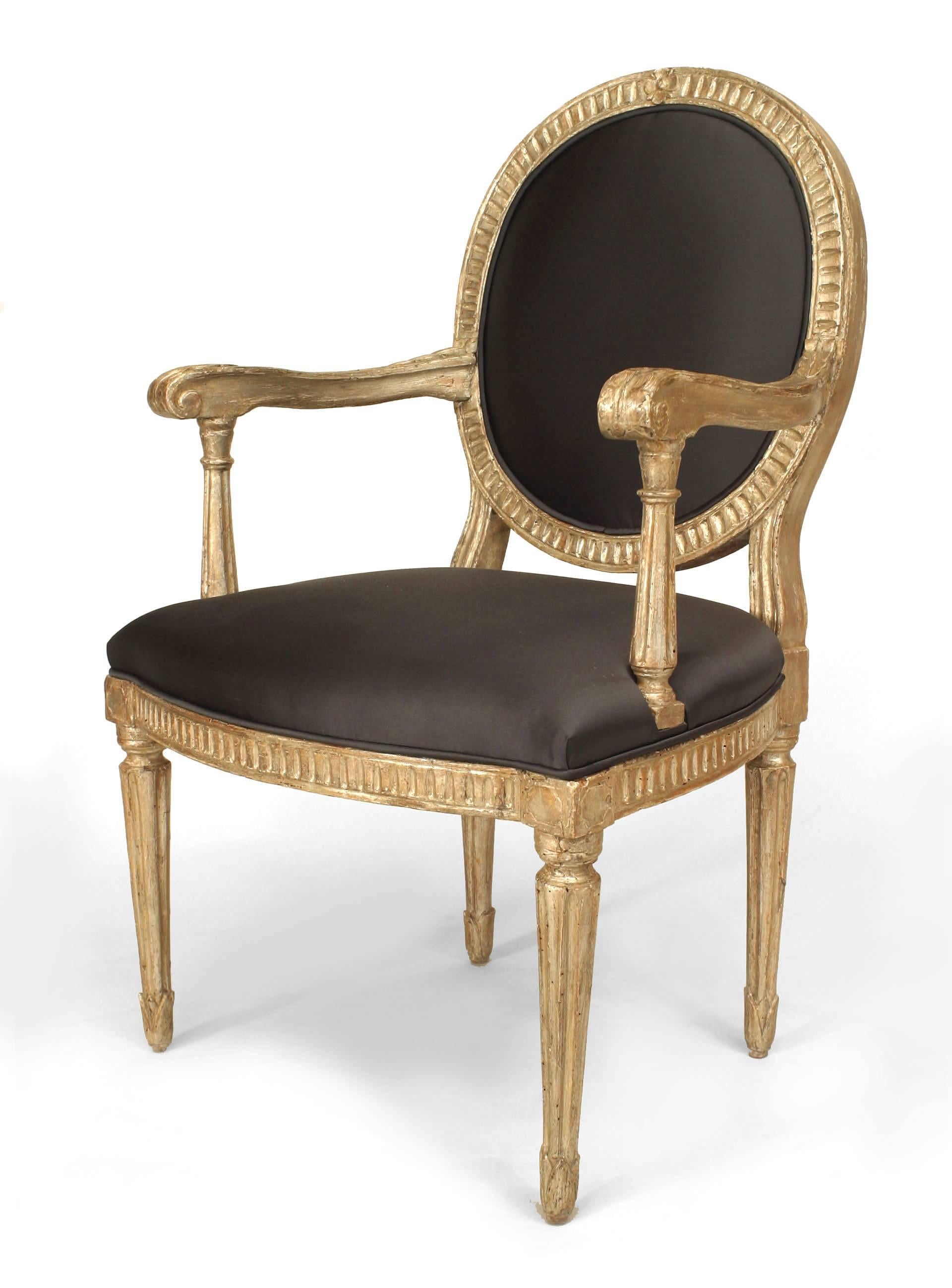 Néoclassique Ensemble de 4 fauteuils italiens néo-classiques en argent doré en vente