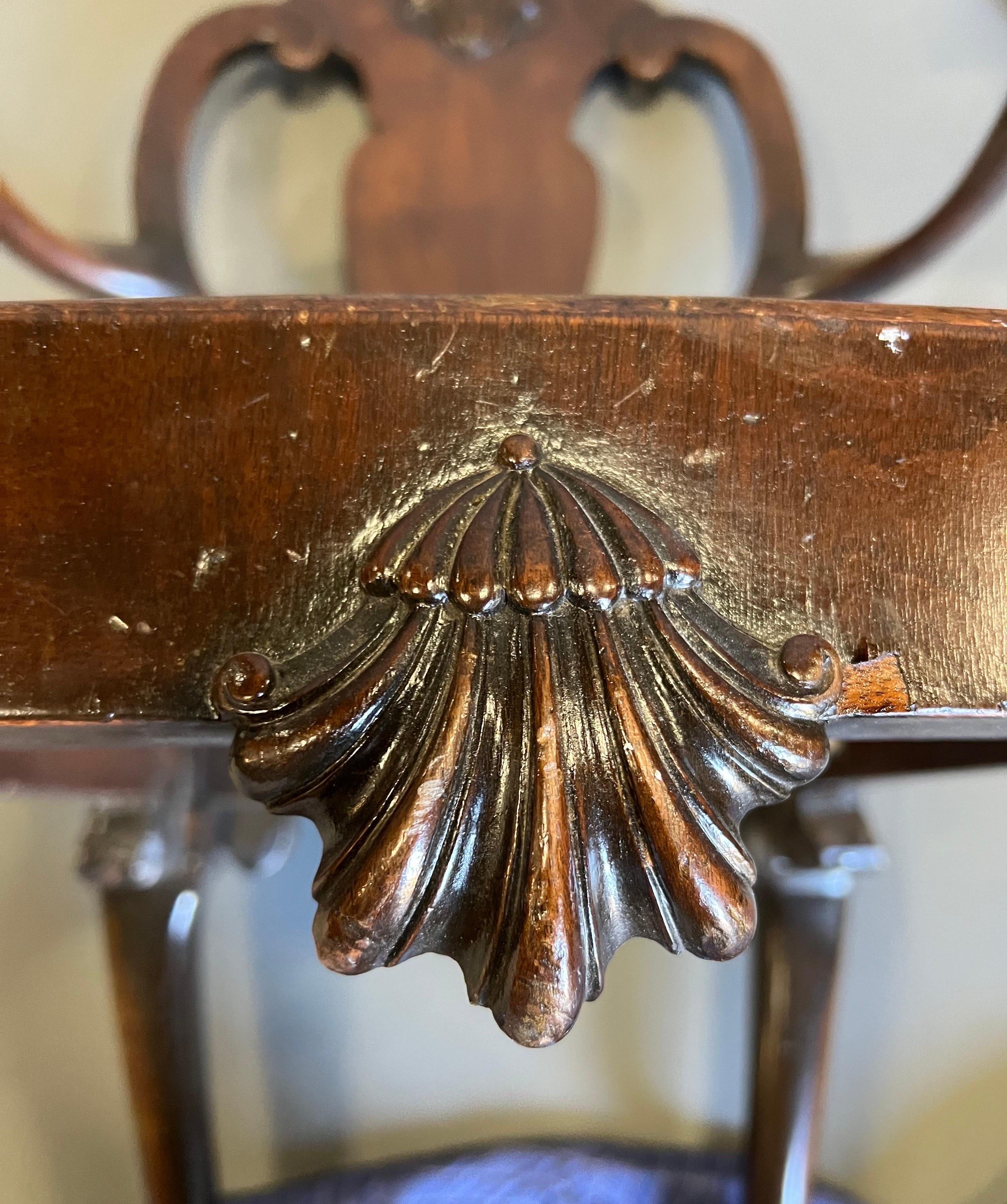 Set of 4 18th Century English Queen Anne Walnut Armchairs For Sale 6