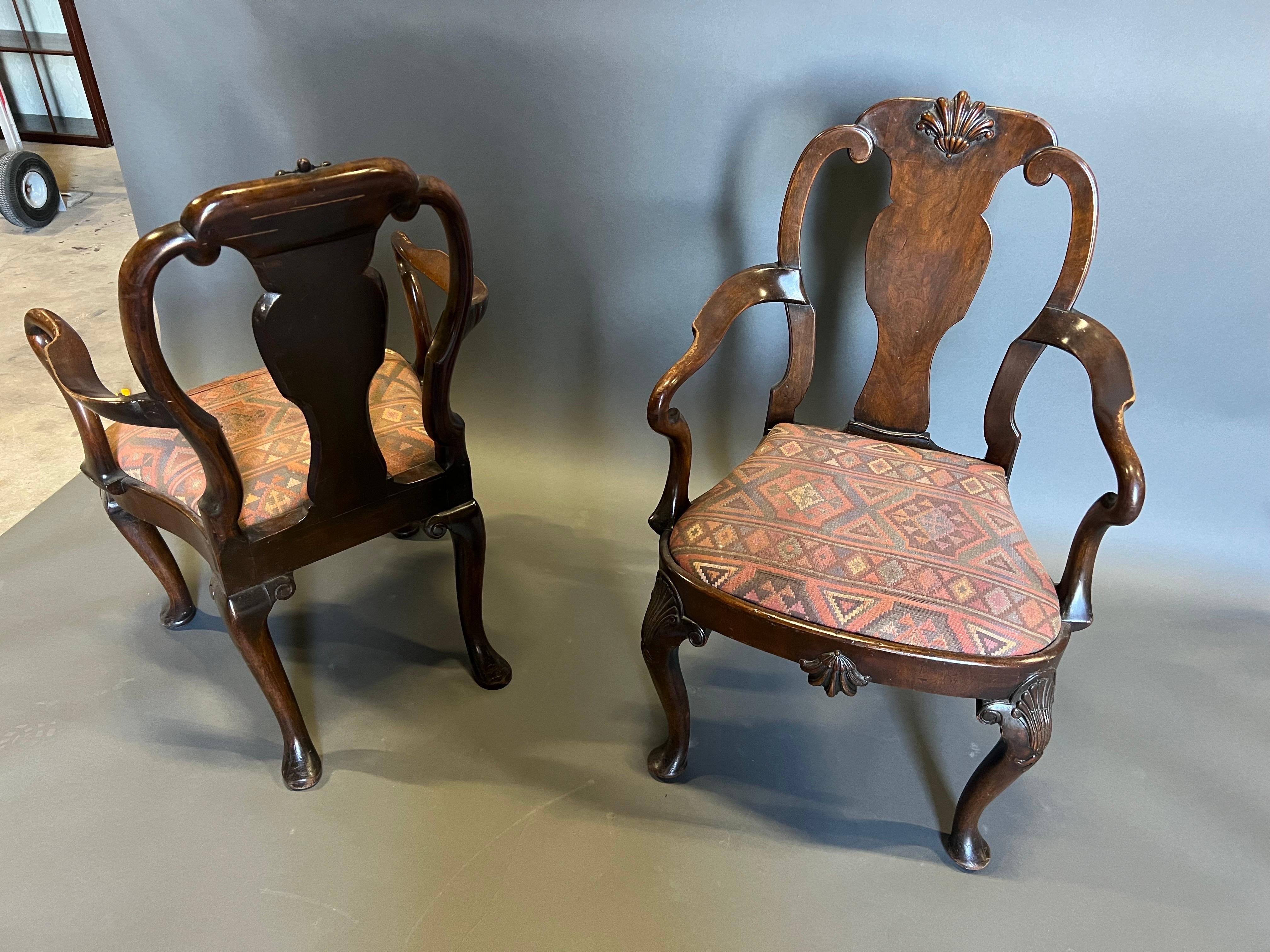Set of 4 18th Century English Queen Anne Walnut Armchairs For Sale 2