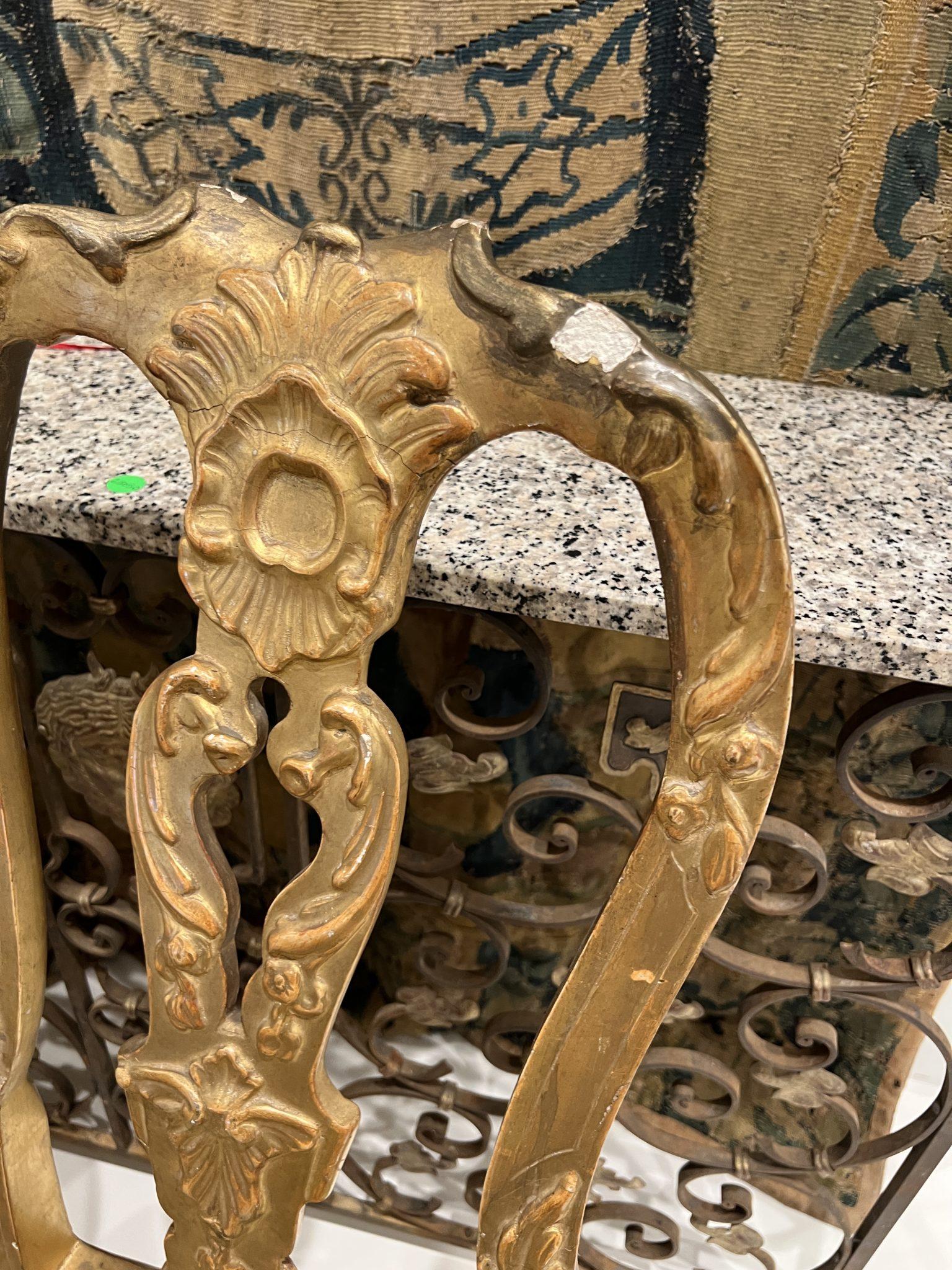 XVIIIe siècle et antérieur Ensemble de 4 chaises dorées italiennes du 18e siècle de Lucques en vente
