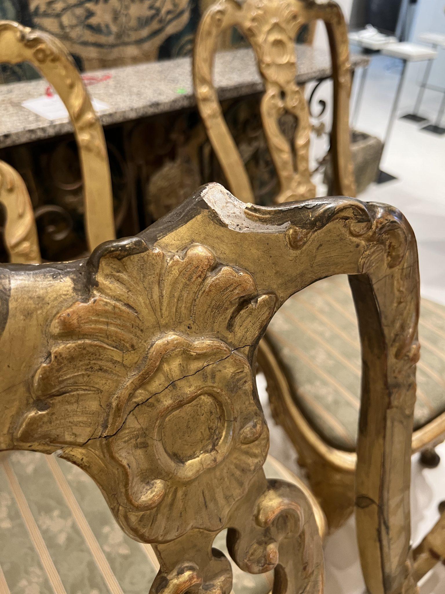 Tissu d'ameublement Ensemble de 4 chaises dorées italiennes du 18e siècle de Lucques en vente