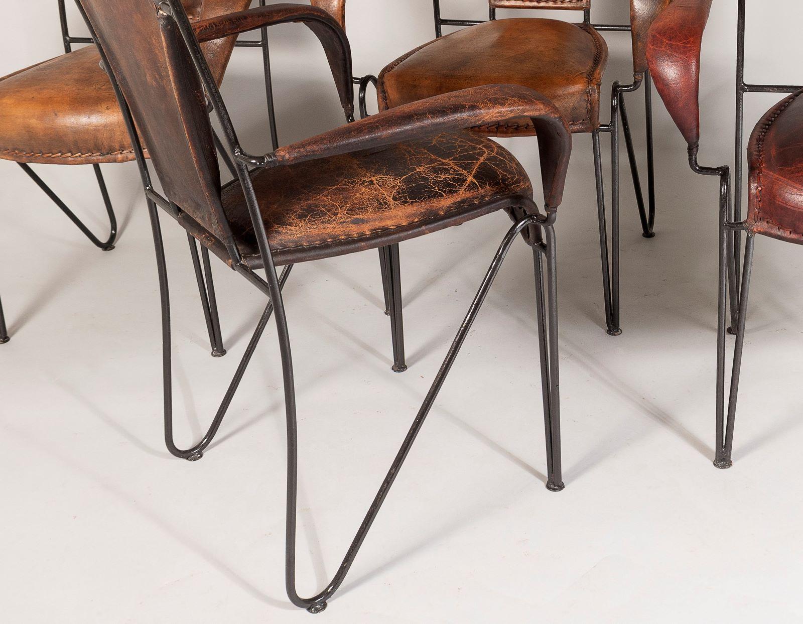 Conjunto de 4 sillones franceses Jacques Adnet de los años 50, con estructura de hierro y cuero cosido en venta 6