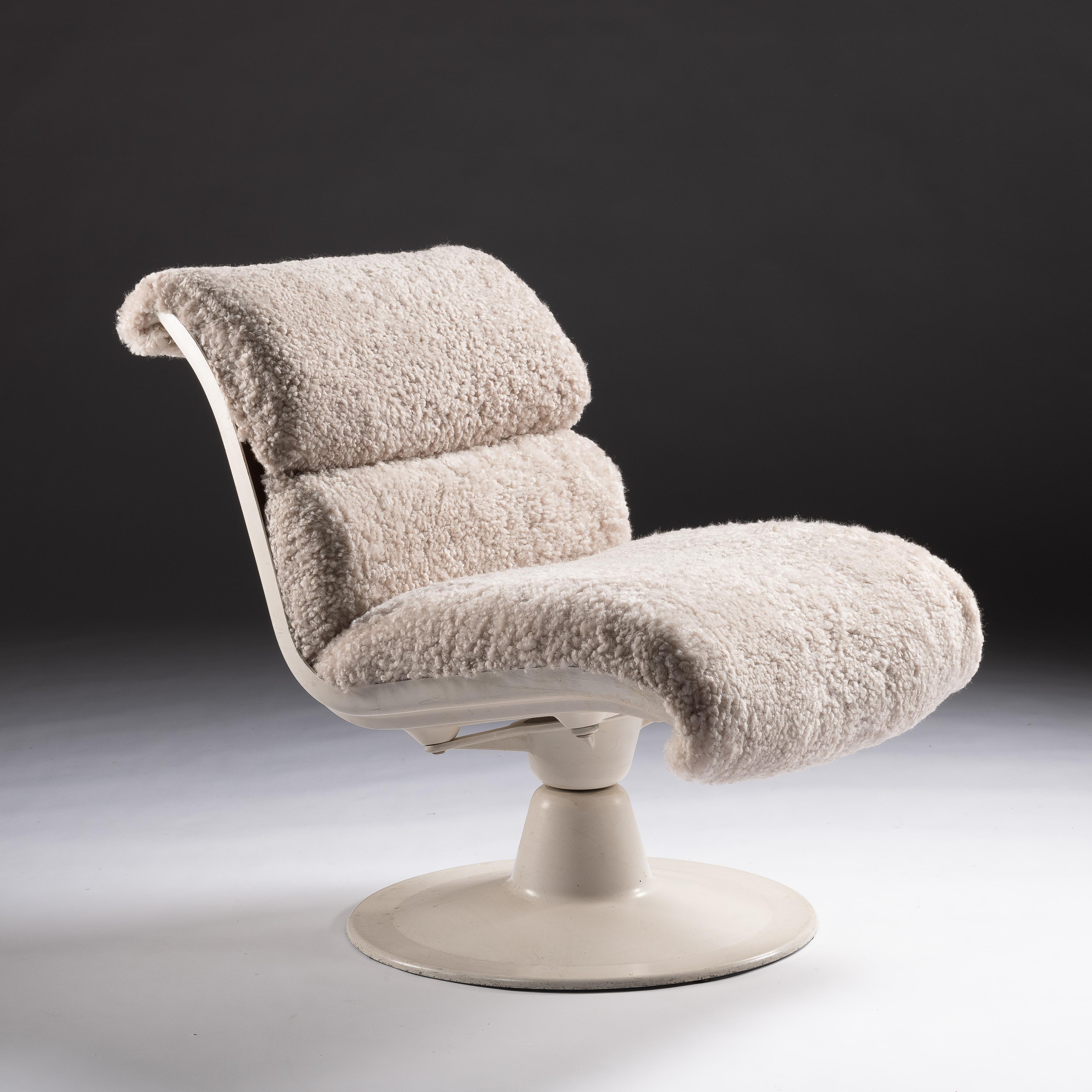 Mid-Century Modern Set of 4 1960 Yrjö Kukkapuro Beige Saturn Armchairs, Curly Shearling Upholstery For Sale