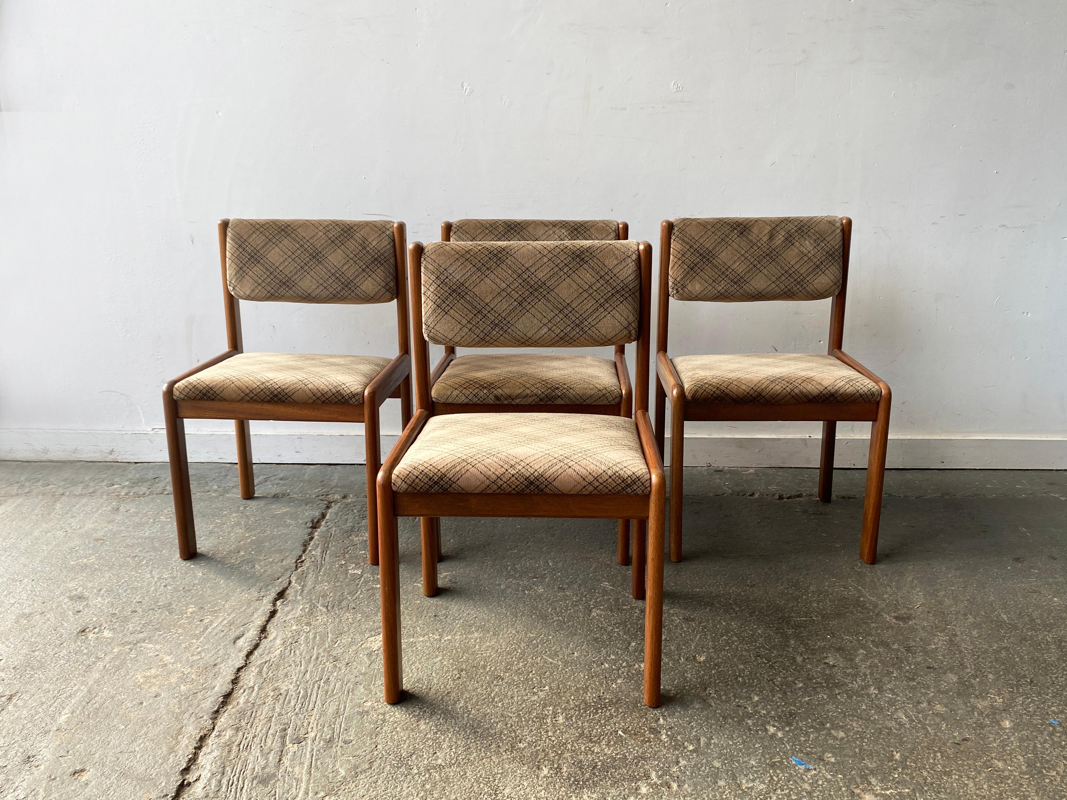 British Set of 4 1960’s Mid-Century Dining Chairs by G Plan For Sale
