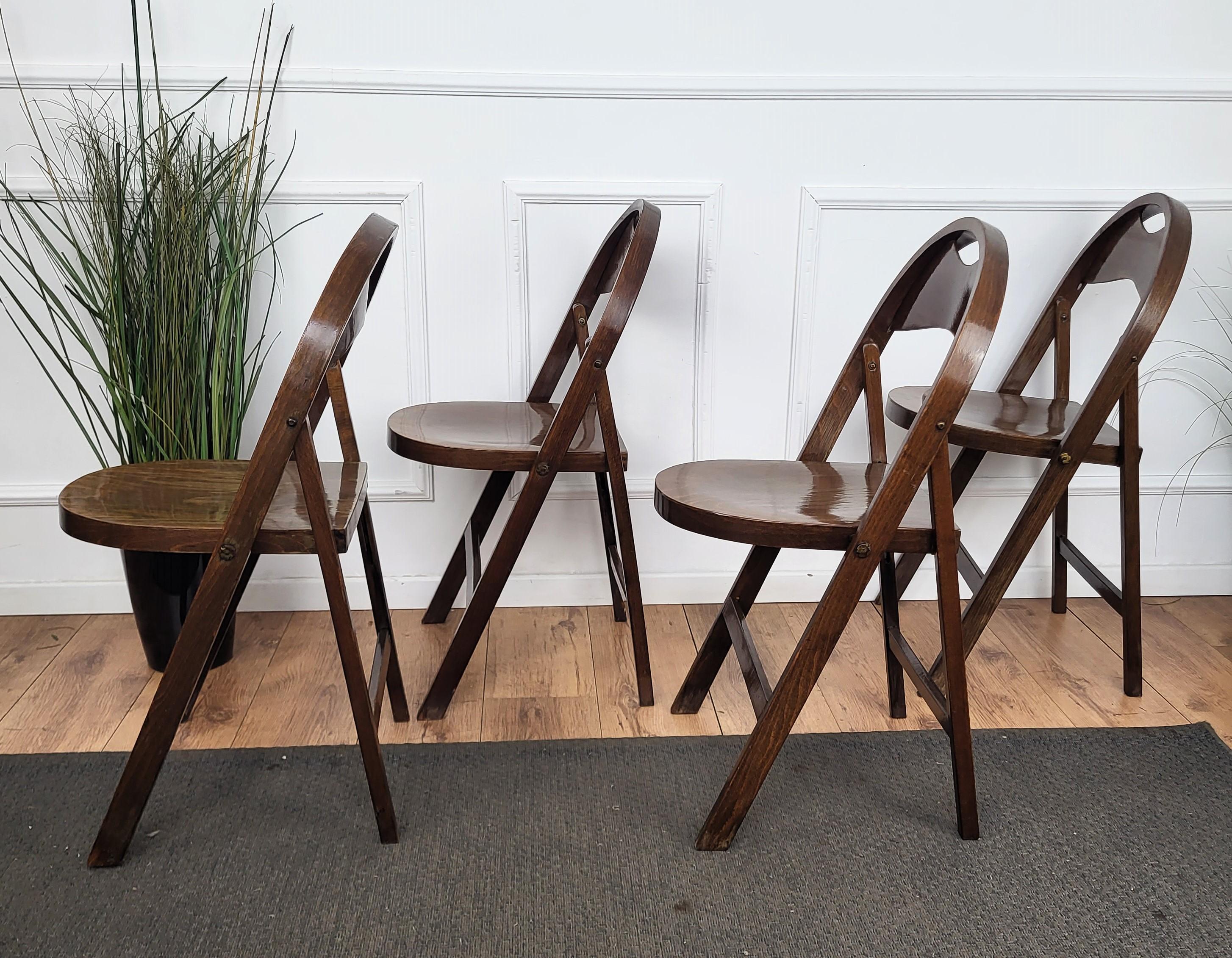 Satz von 4 klappbaren Stühlen aus Holz, Thonet B 751, Mid-Century, 1960er Jahre  (20. Jahrhundert) im Angebot